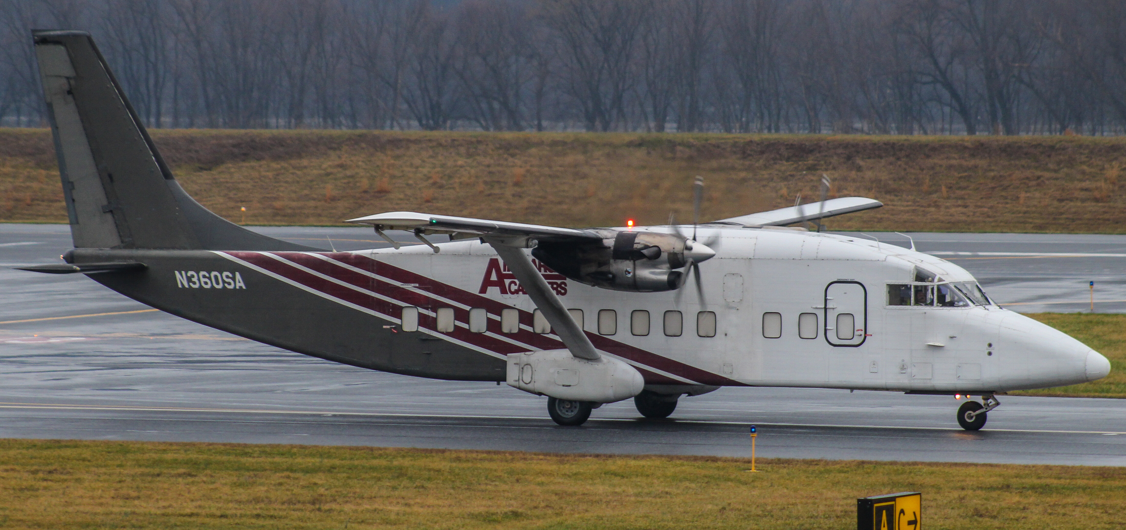 Full size: Air Cargo Carriers  Shorts SD-360  N360SA at Harrisburg International Airport