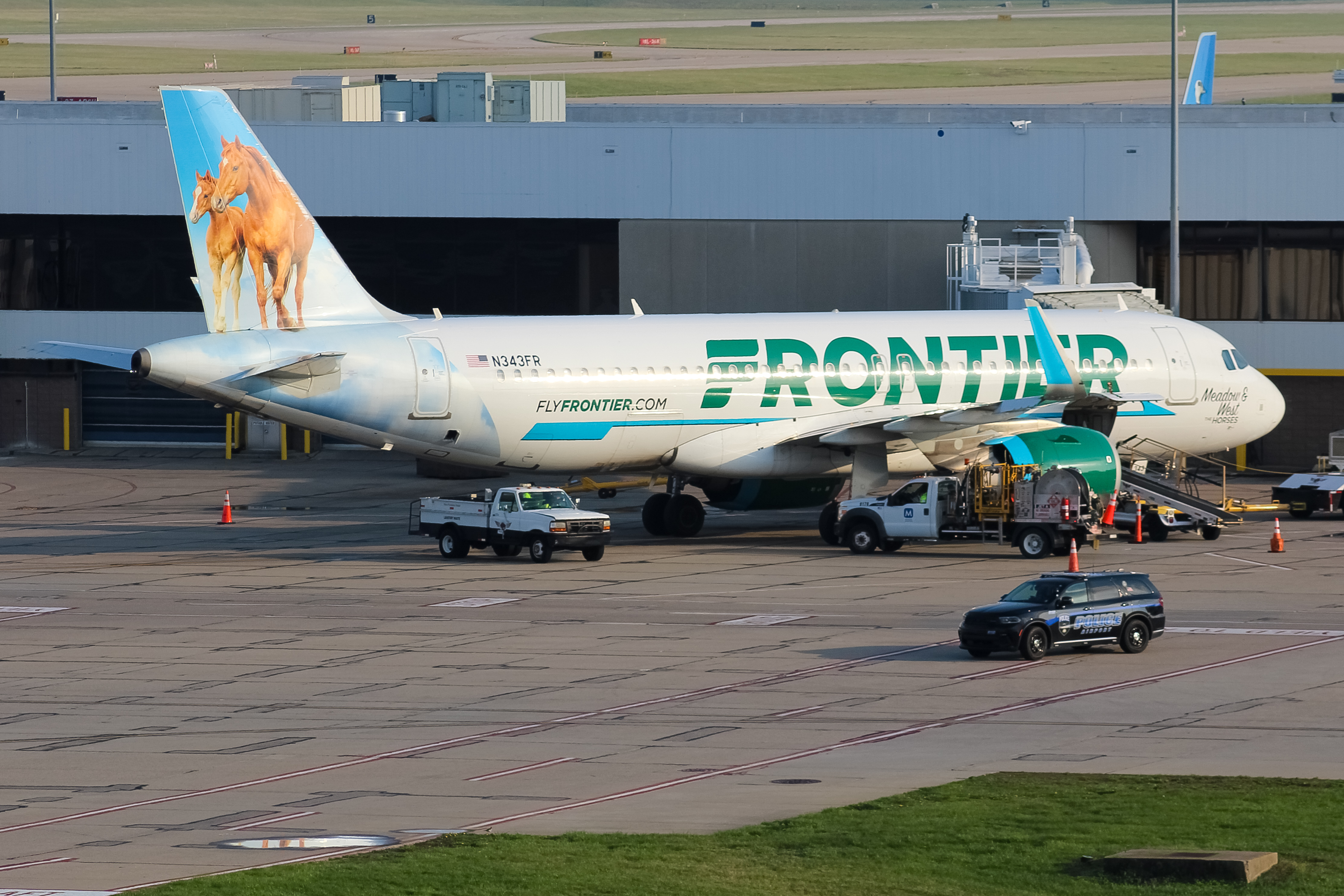 Full size: Frontier Airlines Airbus A320NEO N343FR at Cincinnati/Northern Kentucky International Airport