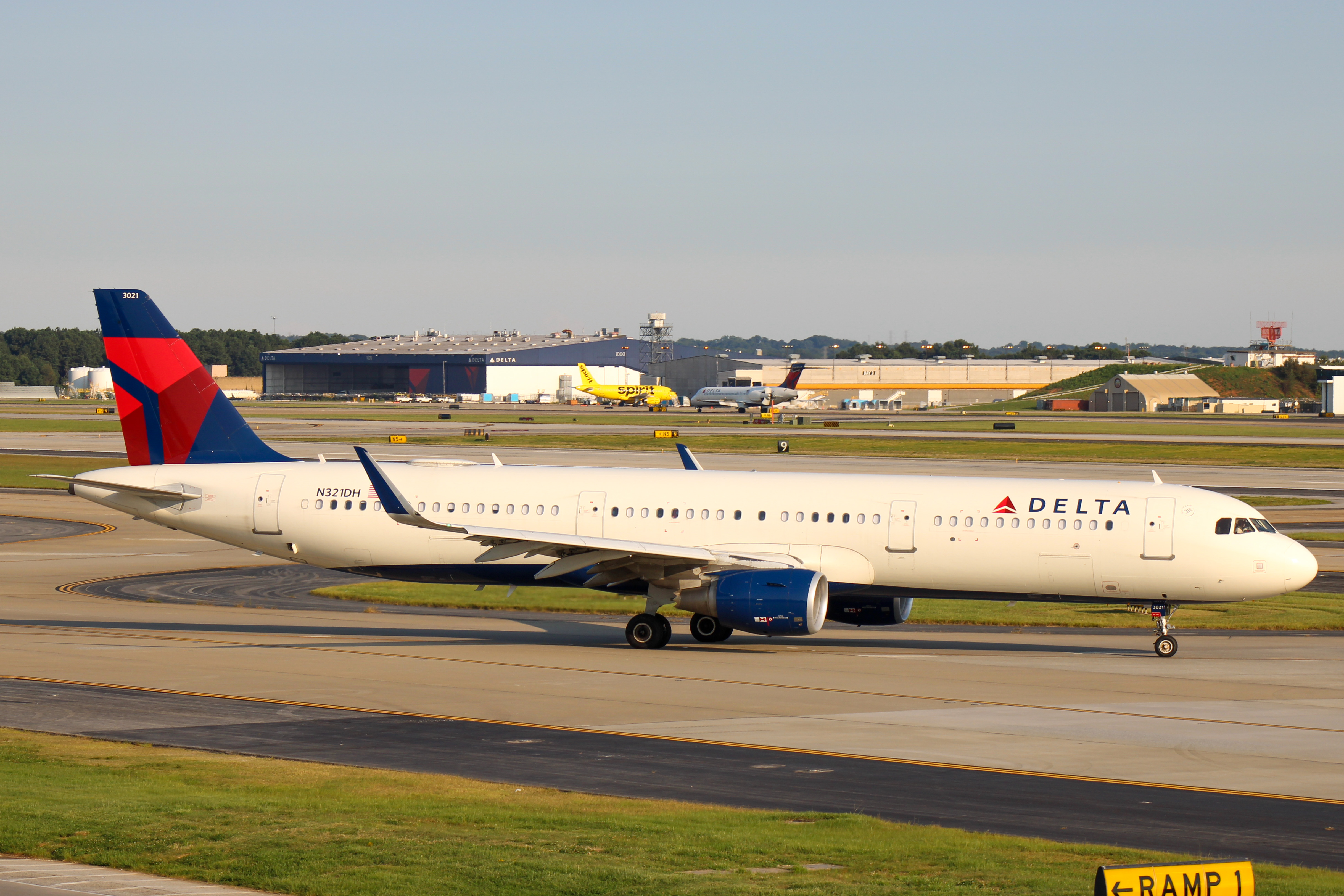 Full size: Delta Airlines Airbus A321-200 N321DH at Hartsfield-Jackson Atlanta International Airport