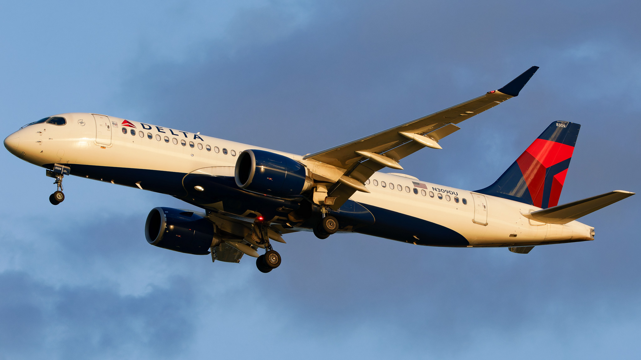 Full size: Delta Airlines Airbus A220-300 N309DU at Tampa International Airport