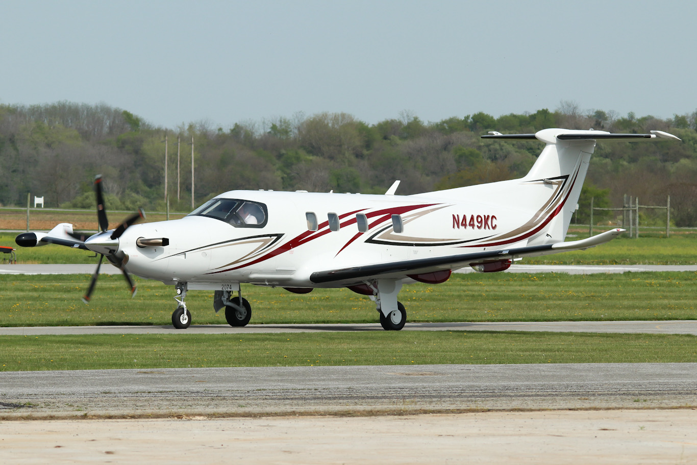 Full size: PRIVATE Pilatus PC-12 N449KC at York Airport