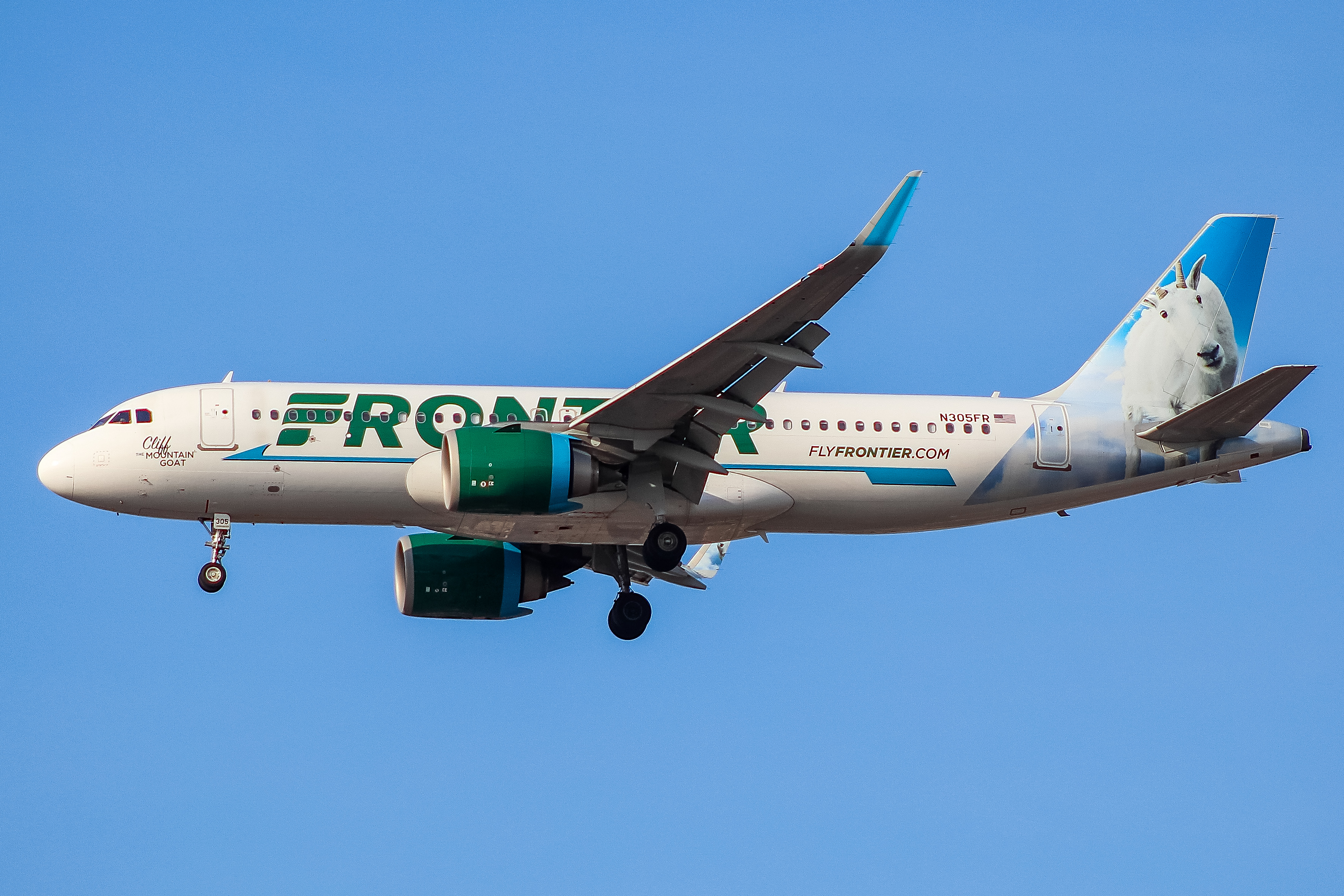 Full size: Frontier Airlines Airbus A320NEO N305FR at Chicago O'Hare International Airport