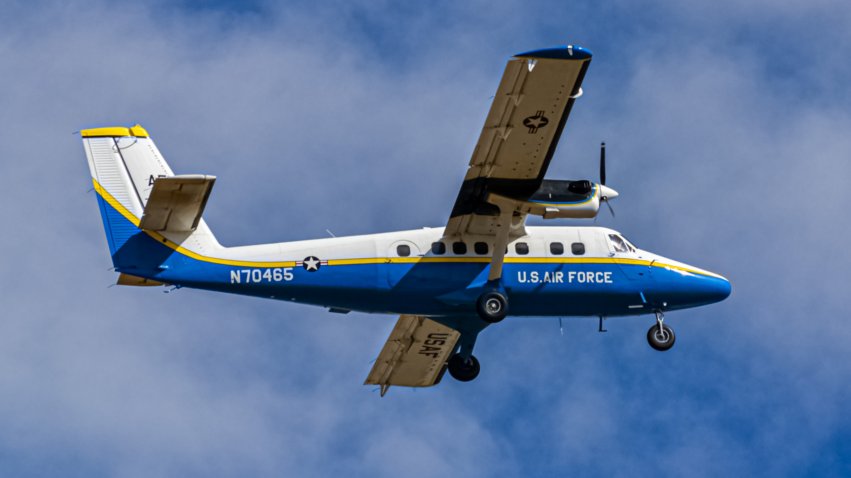 Full size: USAF - United States Air Force De Havilland UV-18B Twin Otter N70465 at Centennial Airport