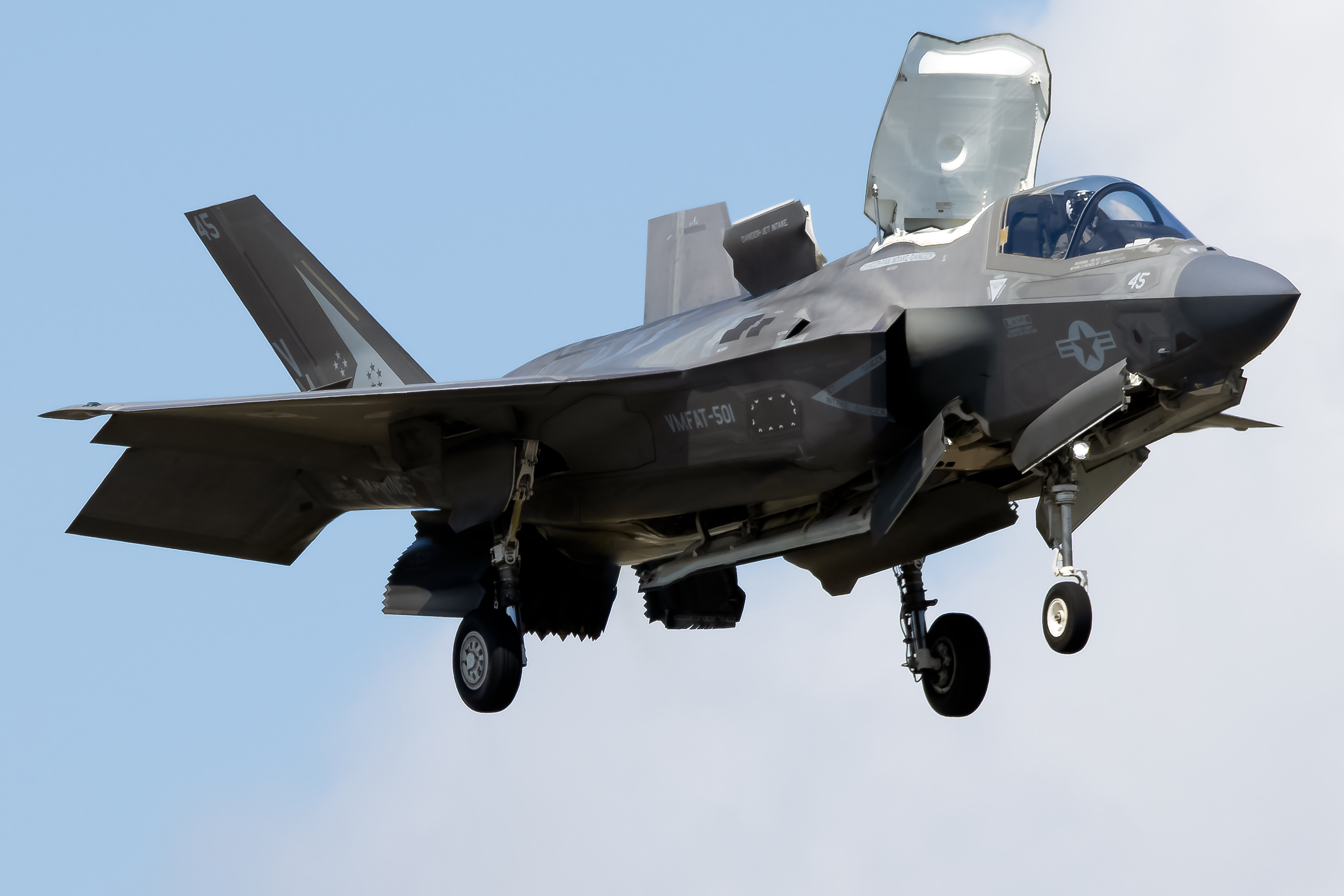 Full size: USMC - United States Marine Corp Lockheed Martin F-35 Lightning 169165 at Lakeland Linder International Airport