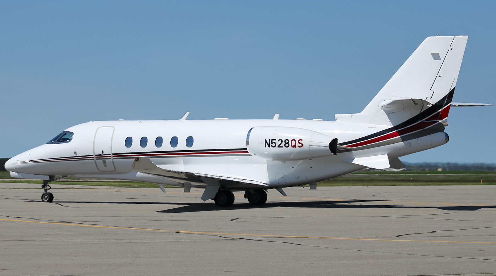 Full size: NetJets Cessna Citation Latitude N528QS at Park Rapids Airport