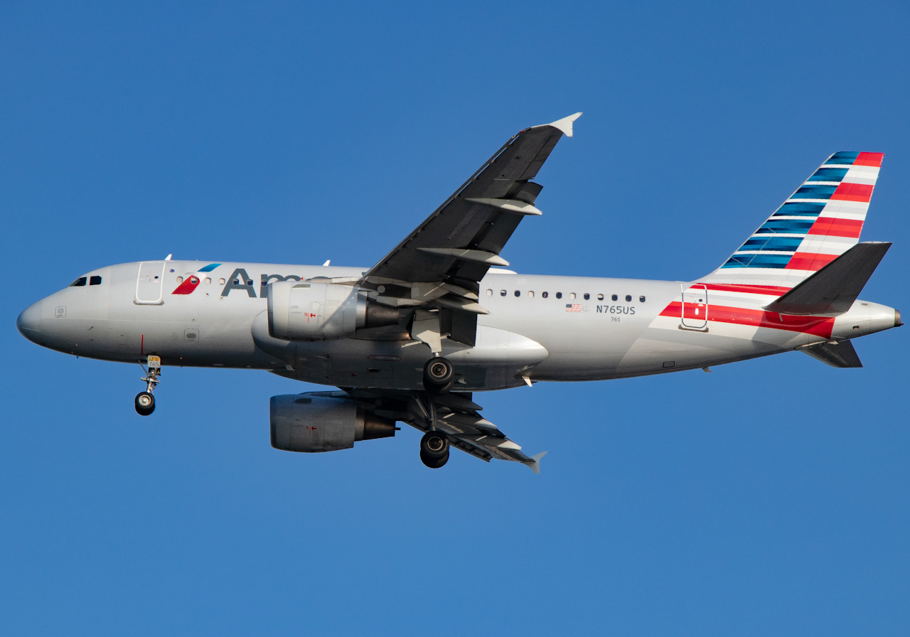 Full size: American Airlines Airbus A319 N765US at Tampa International Airport