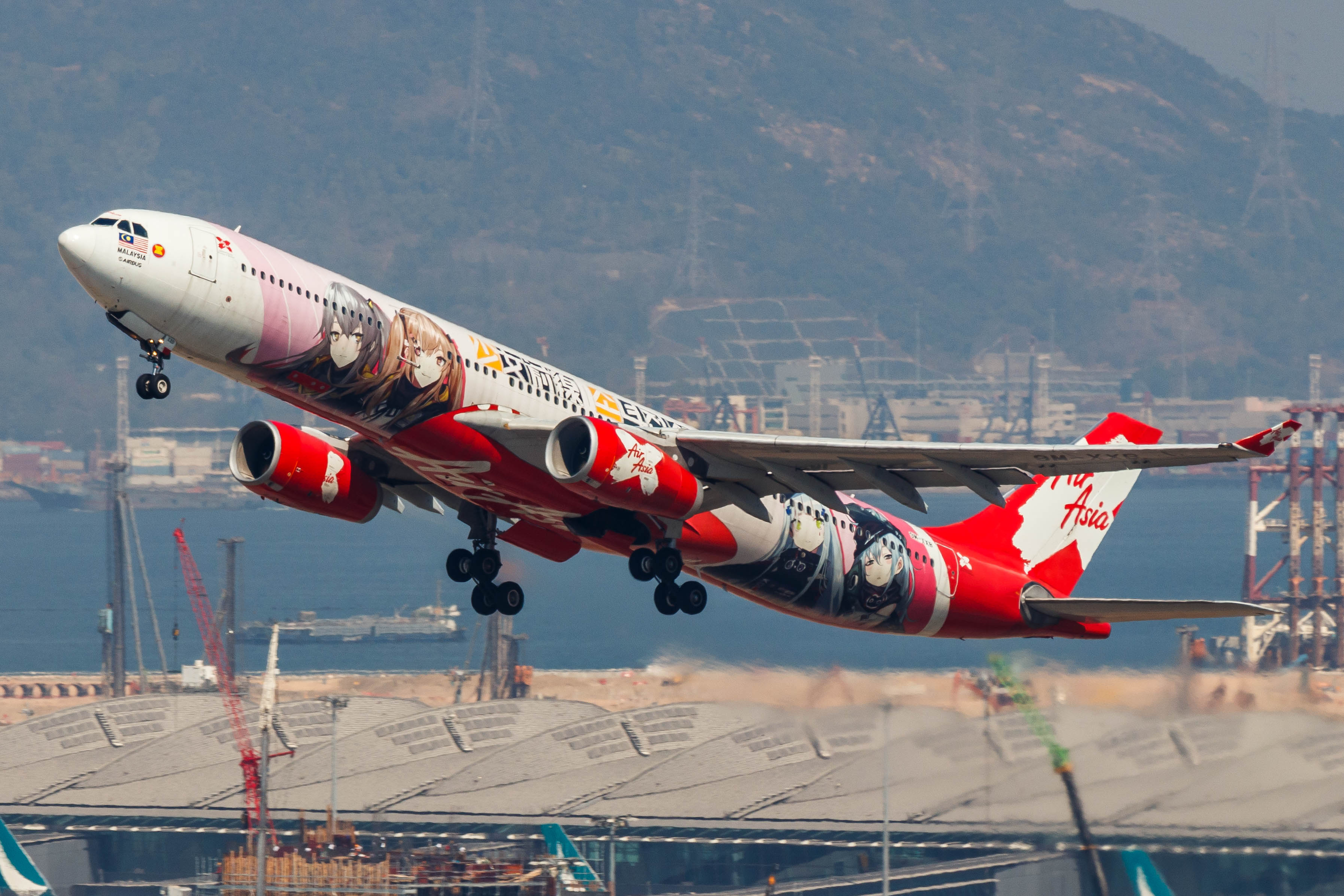 Full size: AirAsia X Airbus A330-300 9M-XXB at Hong Kong International Airport