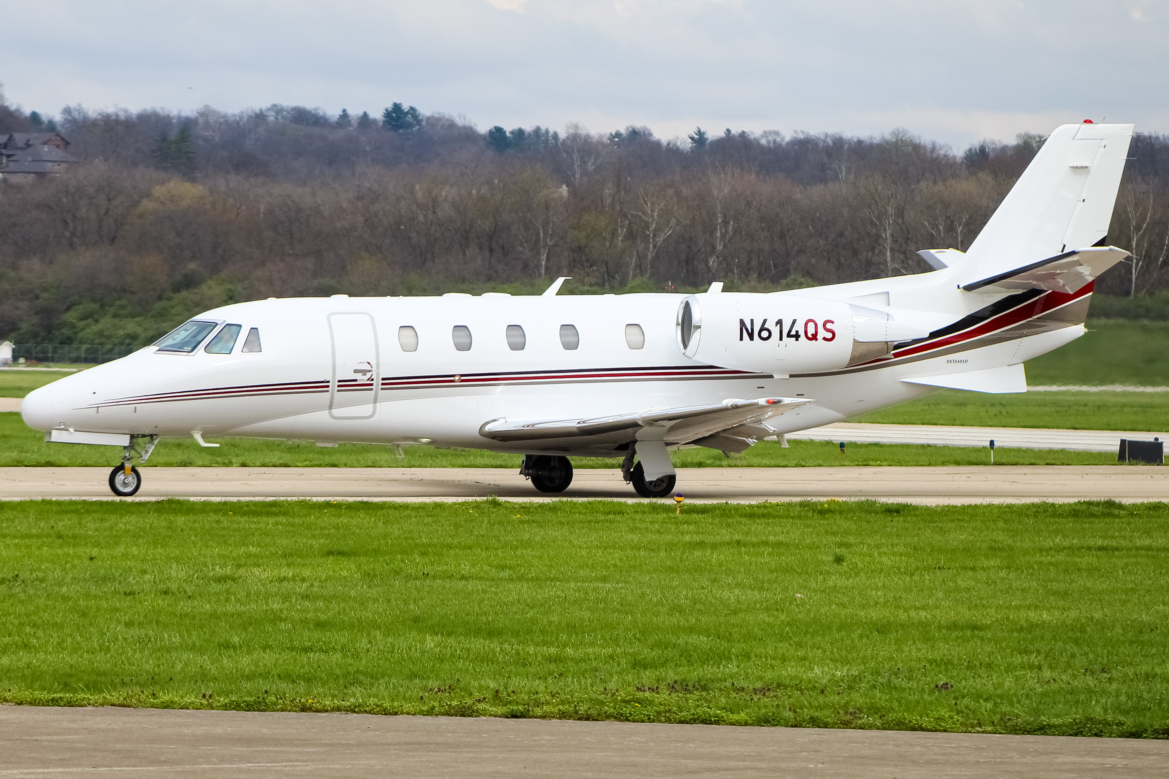 Full size: NetJets Cessna Citation 560XL Excel N614QS at Cincinnati Municipal Airport/Lunken Field