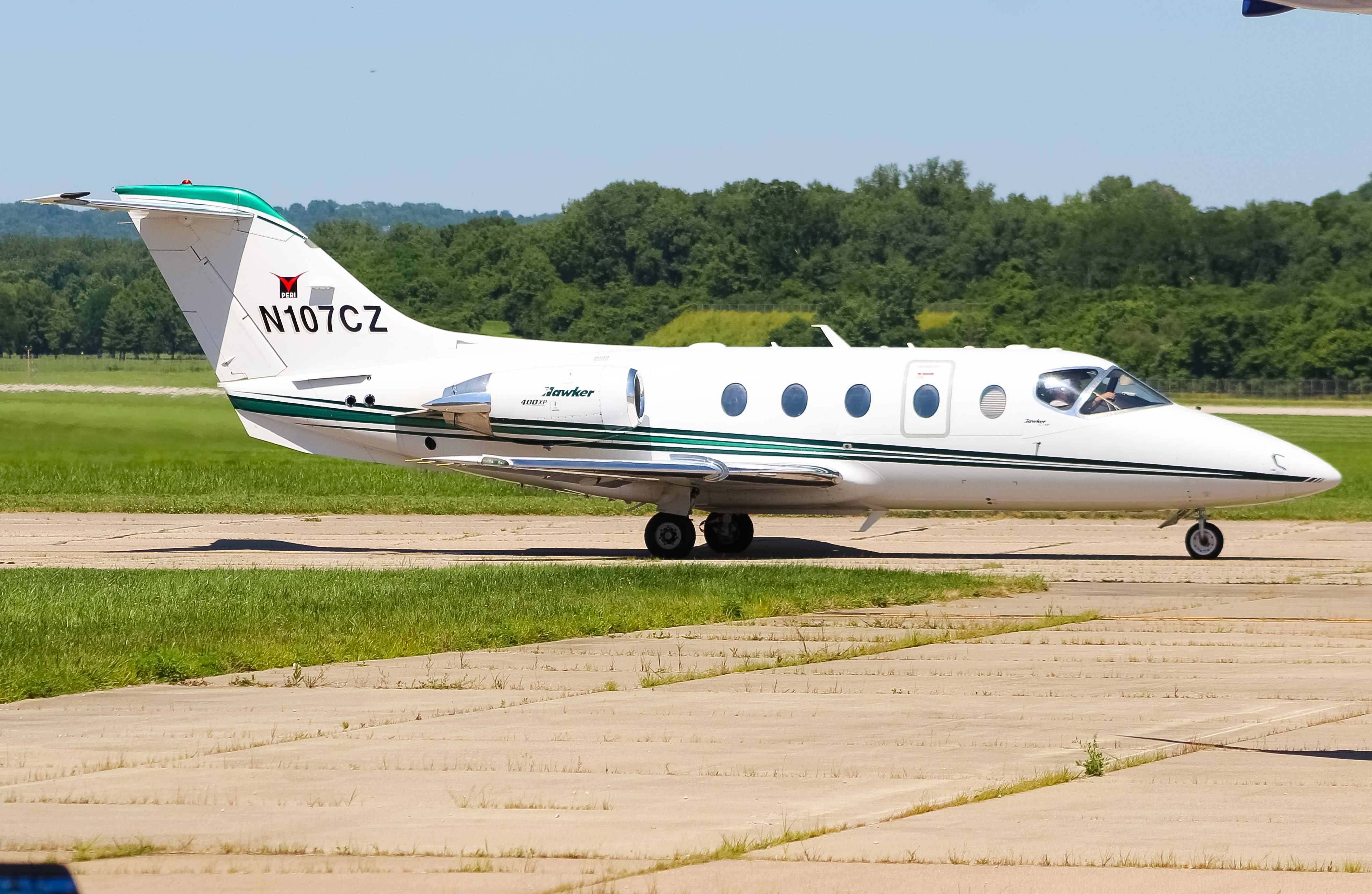 Full size: PRIVATE  Beechcraft Hawker 400 N107CZ at Cincinnati Municipal Airport/Lunken Field