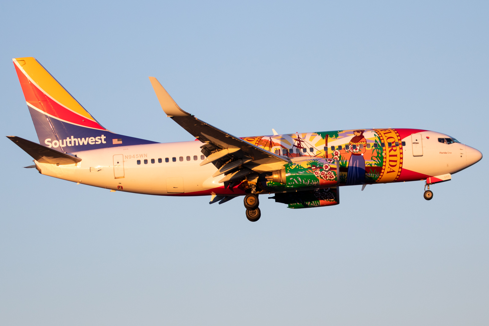 Full size: Southwest Airlines  Boeing 737-700 N945WN at San Antonio International Airport
