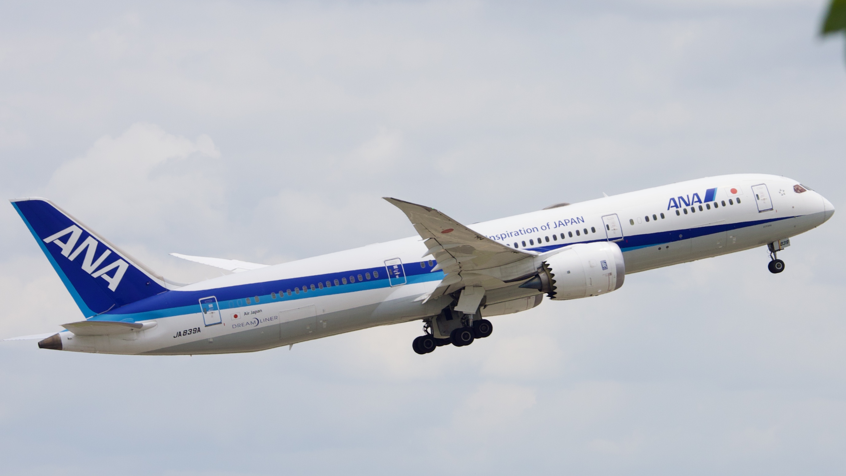 Full size: All Nippon Airways Boeing 787-9 JA839A at Houston-George Bush Intercontinental Airport
