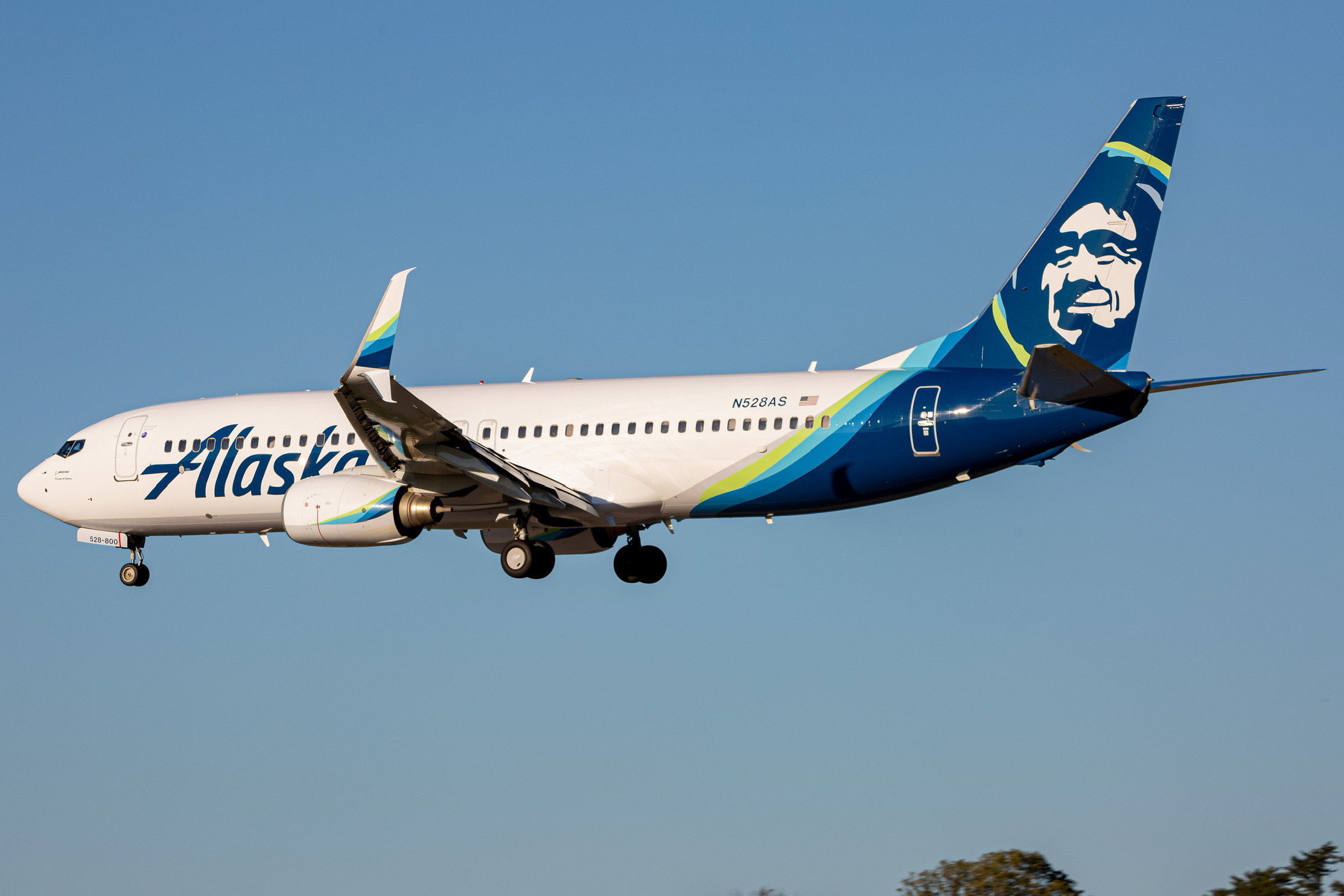 Full size: Alaska Airlines Boeing 737-800 N528AS at Baltimore/Washington International Thurgood Marshall Airport