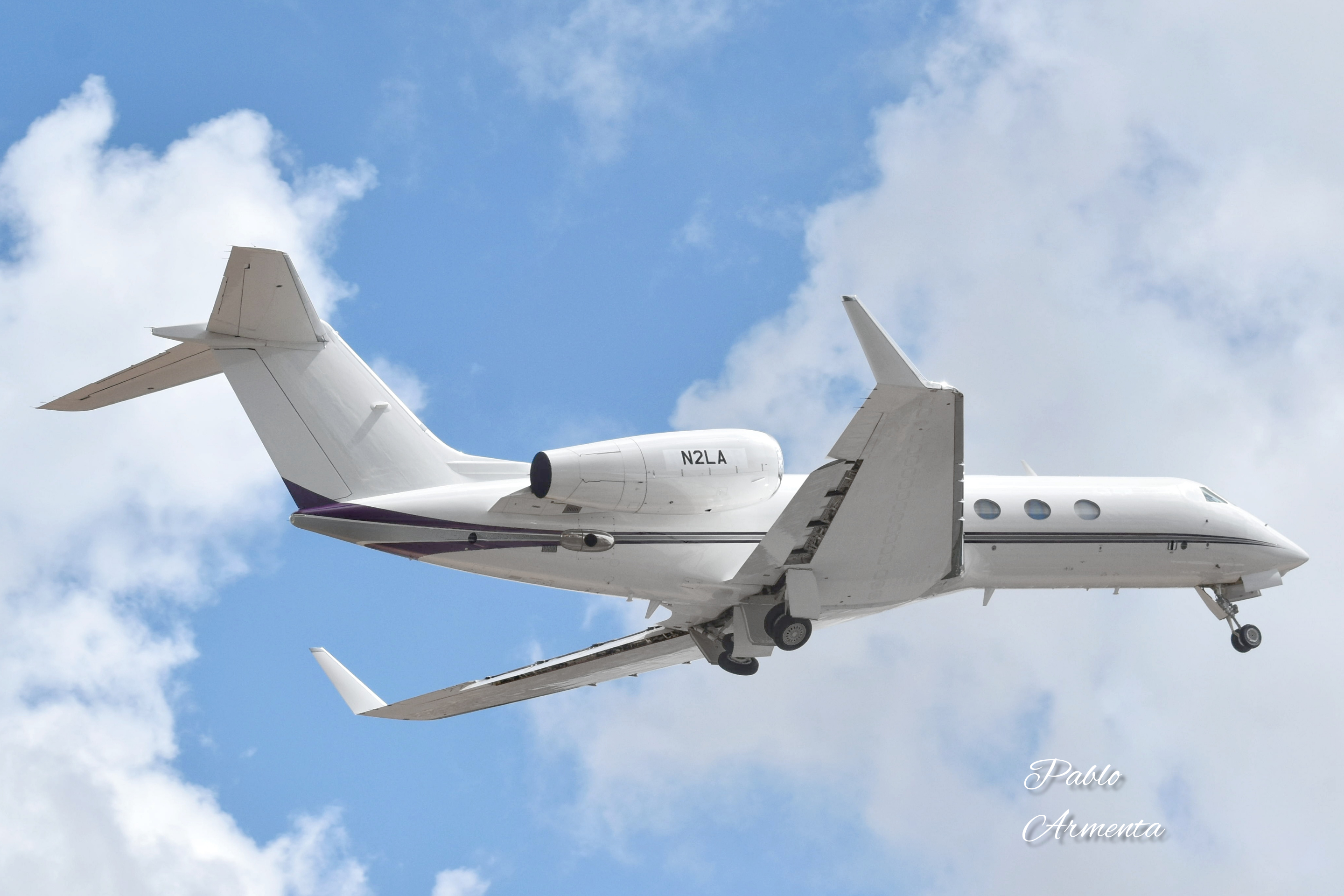 Full size: PRIVATE Gulfstream IV N2LA at Aeropuerto de Cabo San Lucas Internacional
