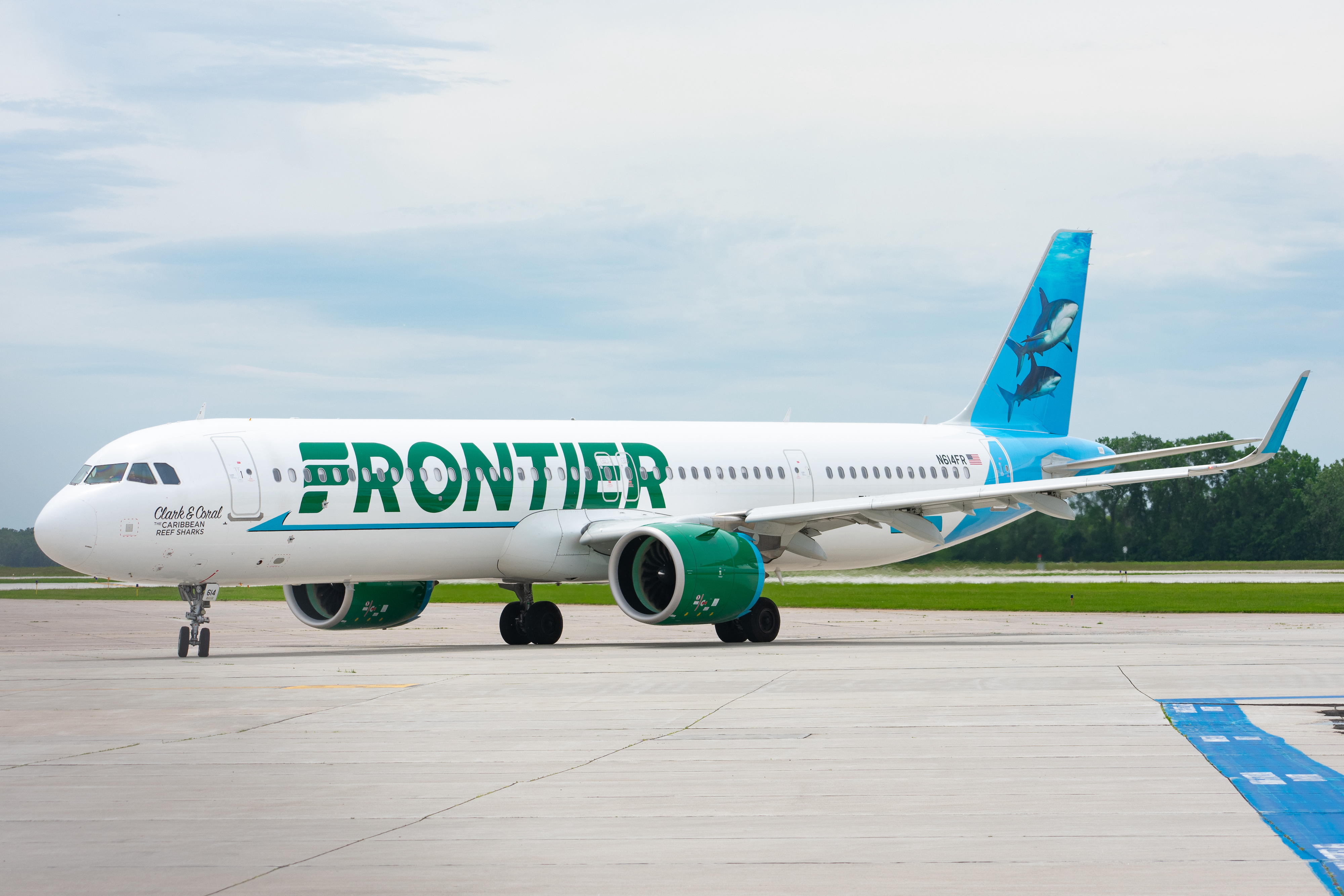 Full size: Frontier Airlines Airbus A321NEO N614FR at Green Bay-Austin Straubel International Airport
