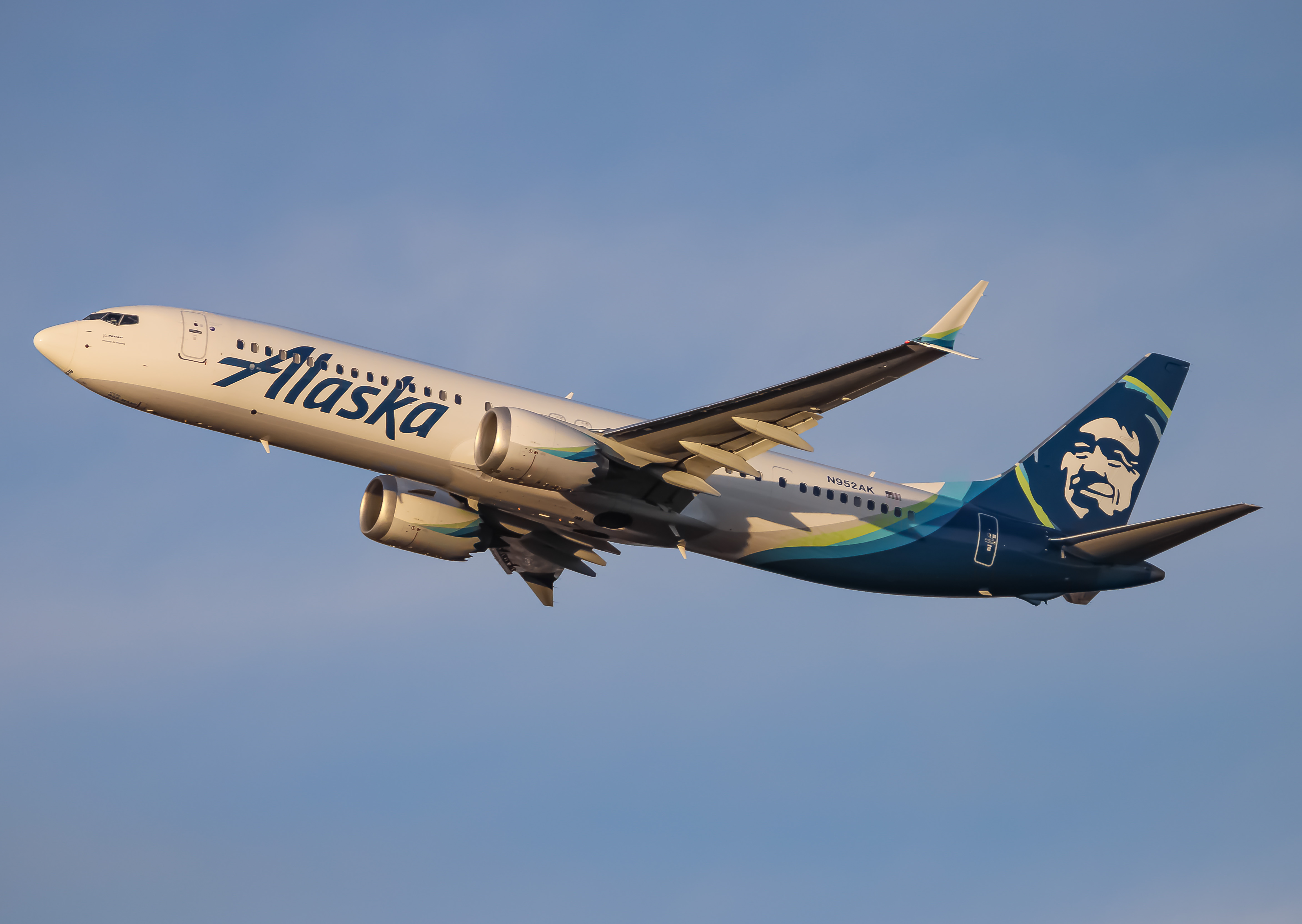 Full size: Alaska Airlines Boeing 737 MAX 9 N952AK at Baltimore/Washington International Thurgood Marshall Airport