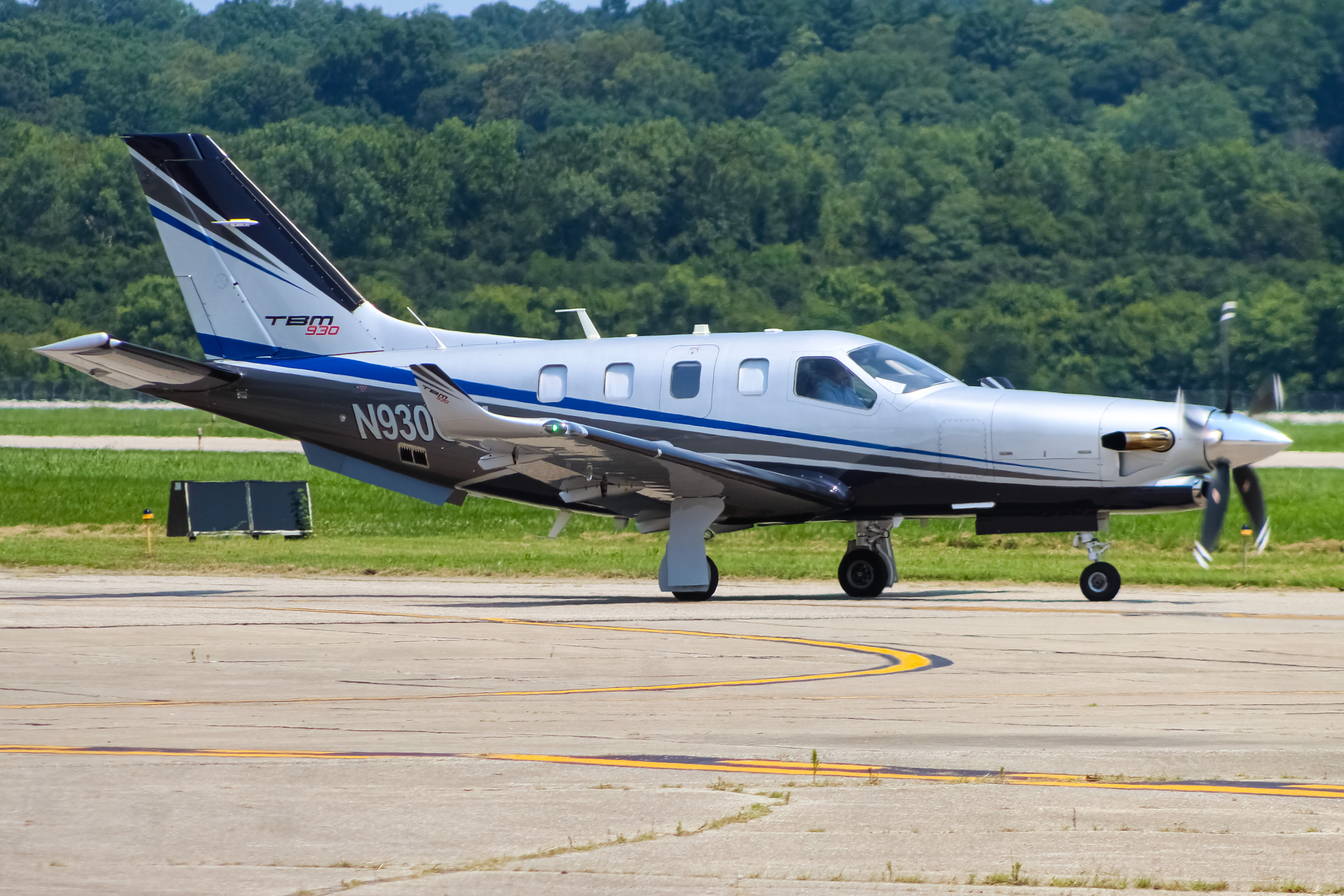 Full size: PRIVATE  Socata TBM-930 N930GW at Cincinnati Municipal Airport/Lunken Field