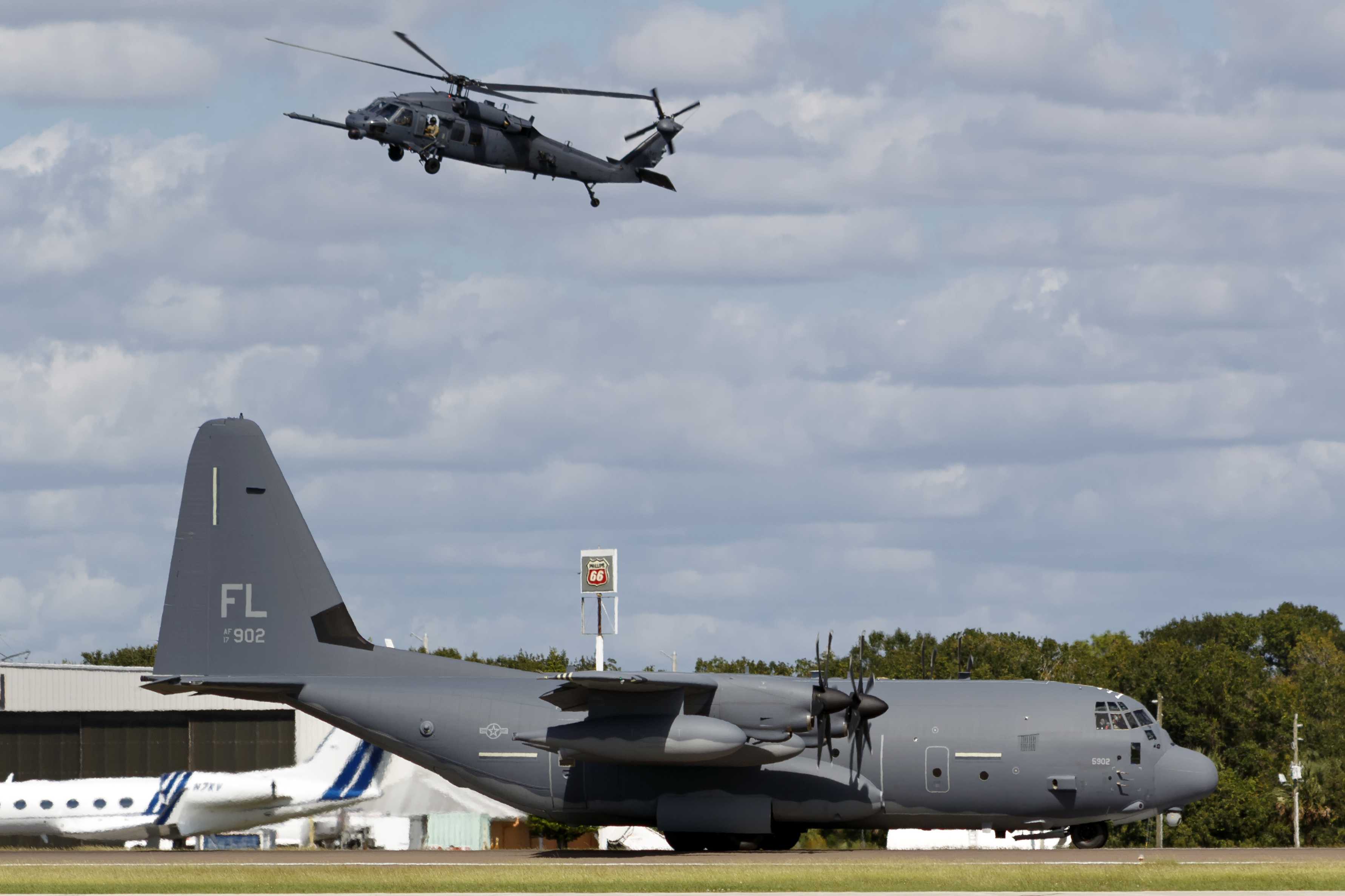 Full size: USAF - United States Air Force Lockheed C-130 Hercules 17-5902 at Orlando Sanford International Airport