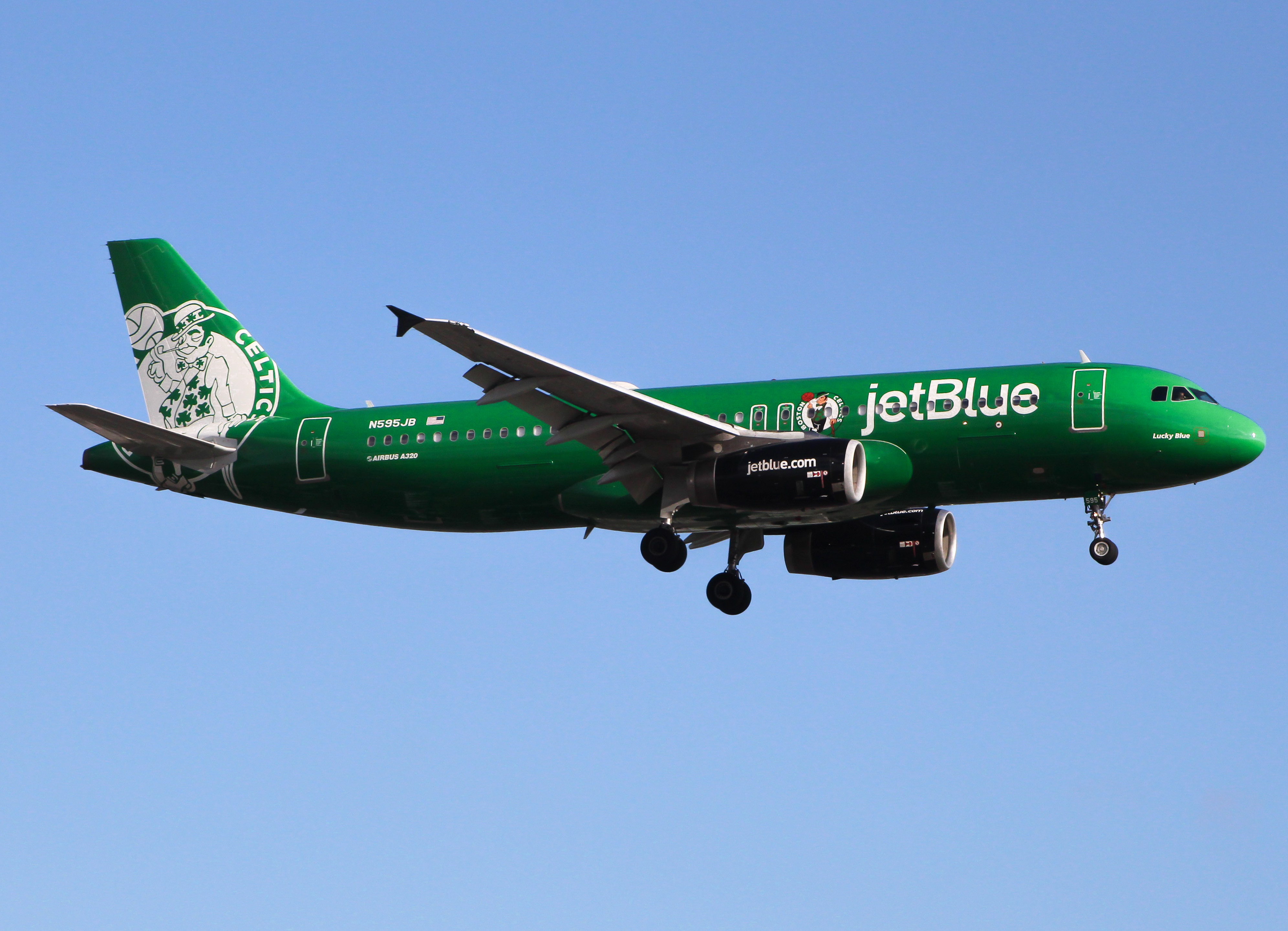 Full size: JetBlue Airways Airbus A320 N595JB at Newark Liberty International Airport
