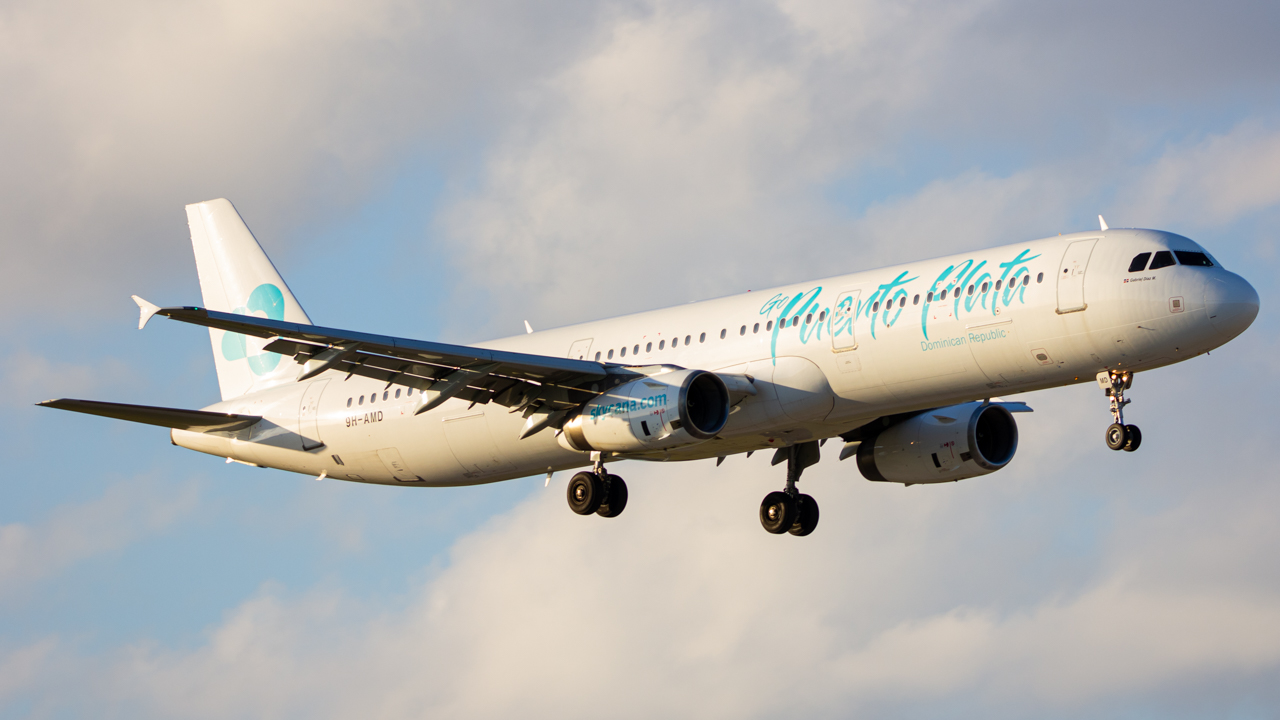 Full size: Skycana Airbus A321-200 9H-AMD at Miami International Airport