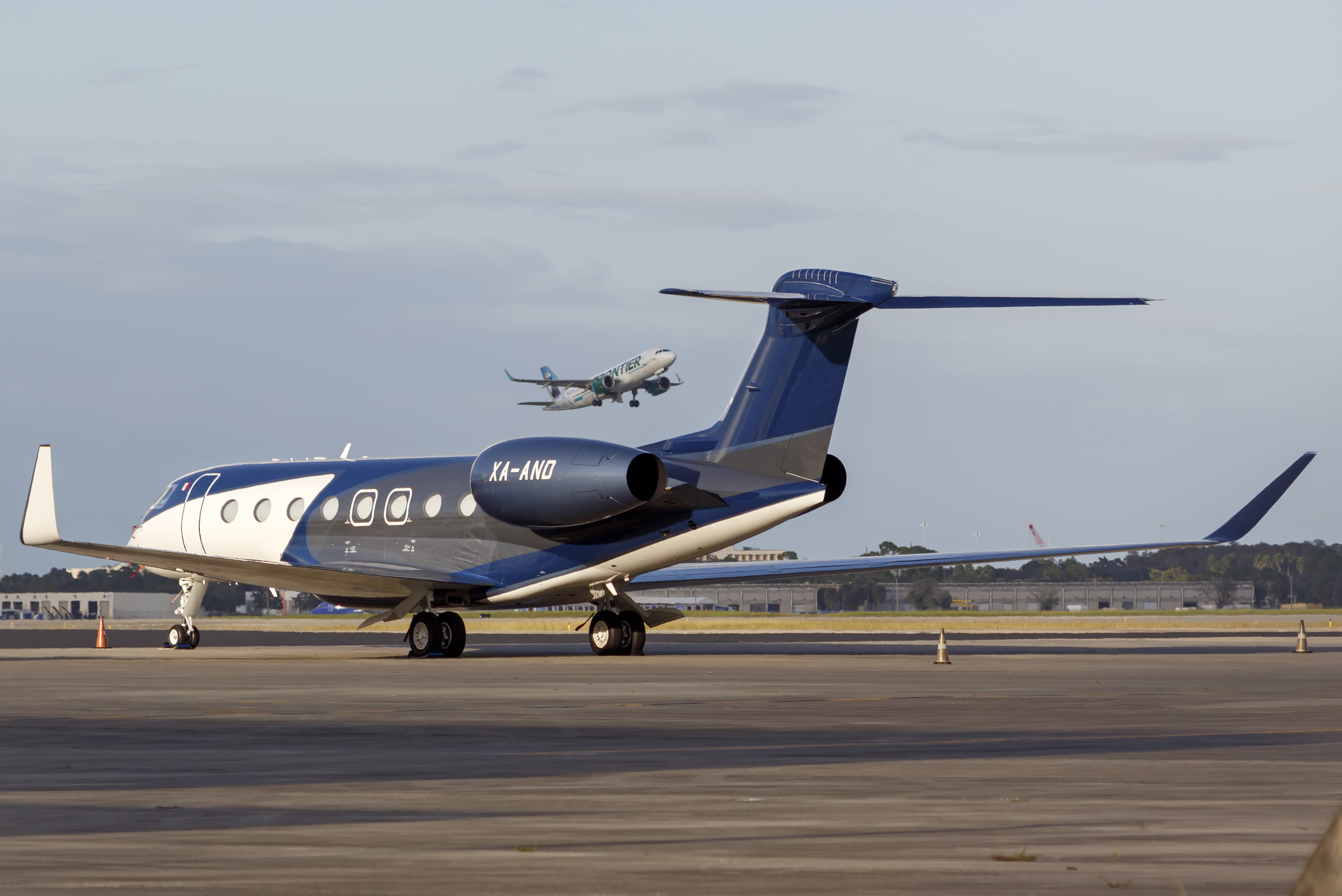 Full size: PRIVATE Gulfstream G650 XA-AND at Orlando International Airport