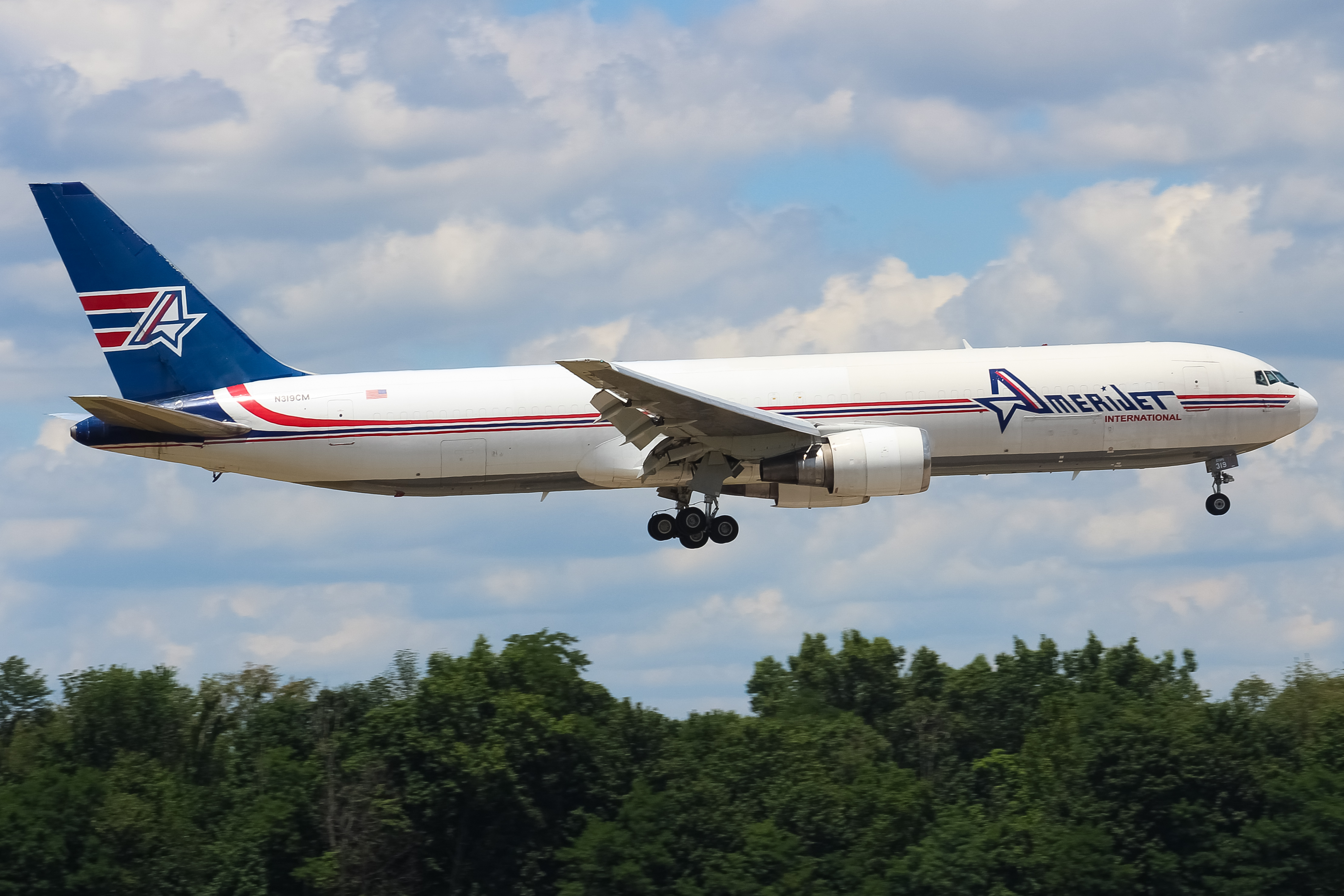 Full size: Amerijet Boeing 767-300 N319CM at Cincinnati/Northern Kentucky International Airport