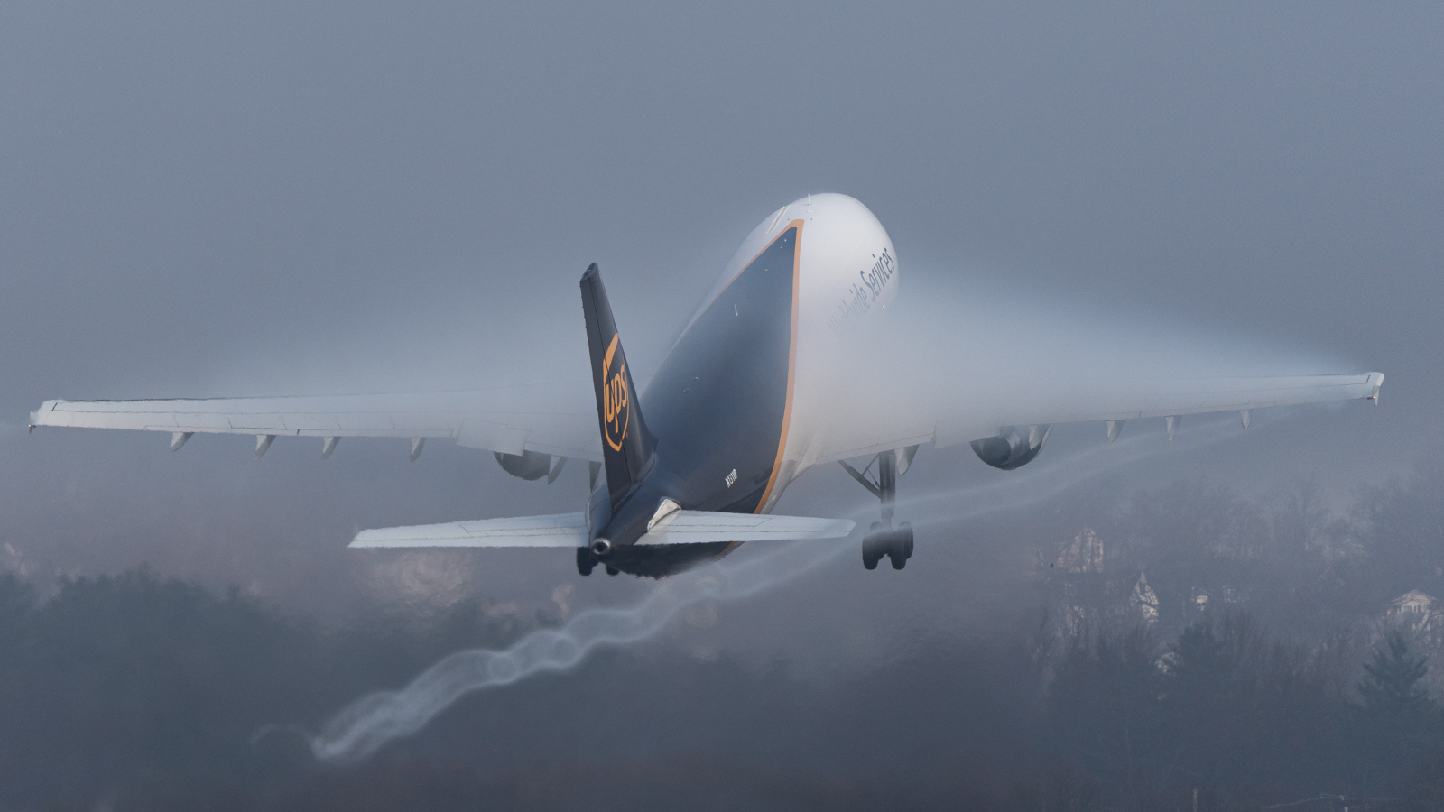 Full size: United Parcel Service Airbus A300F-600 N131UP at Manchester Airport