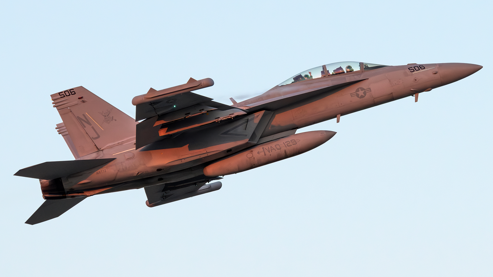 Full size: USN - United States Navy Boeing EA-18G Growler 168773 at Wittman Regional Airport