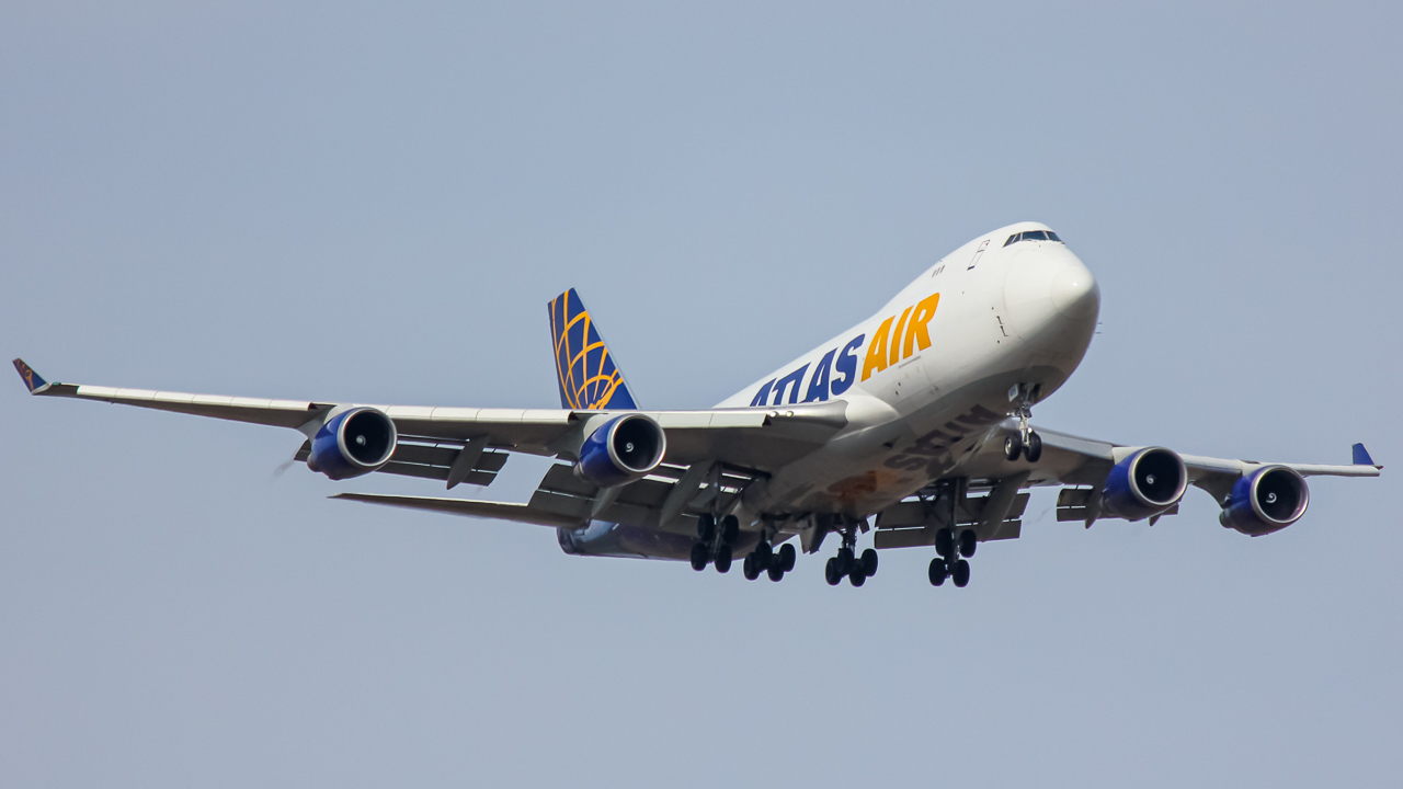 Full size: Atlas Air Cargo Boeing 747-400F N415MC at Rickenbacker International Airport