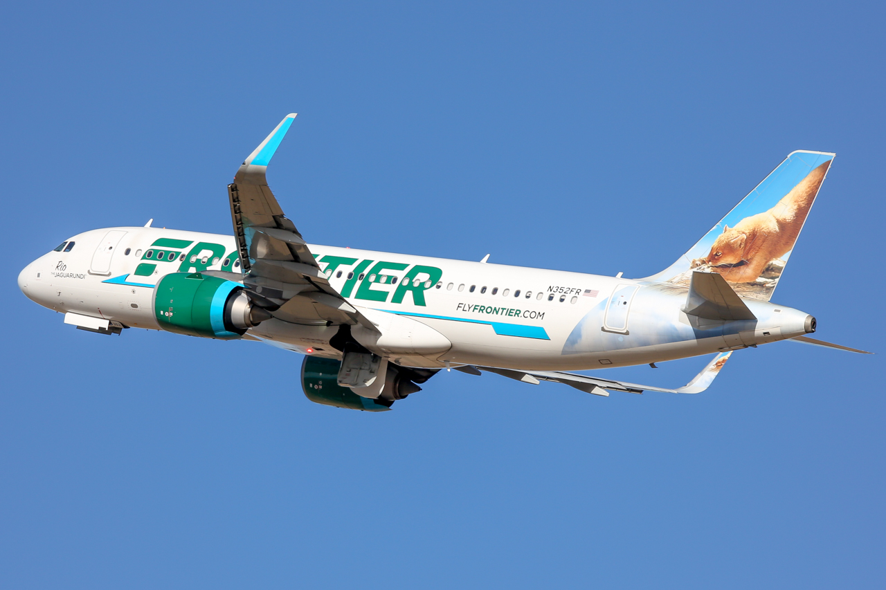 Full size: Frontier Airlines Airbus A320NEO N352FR at Denver International Airport