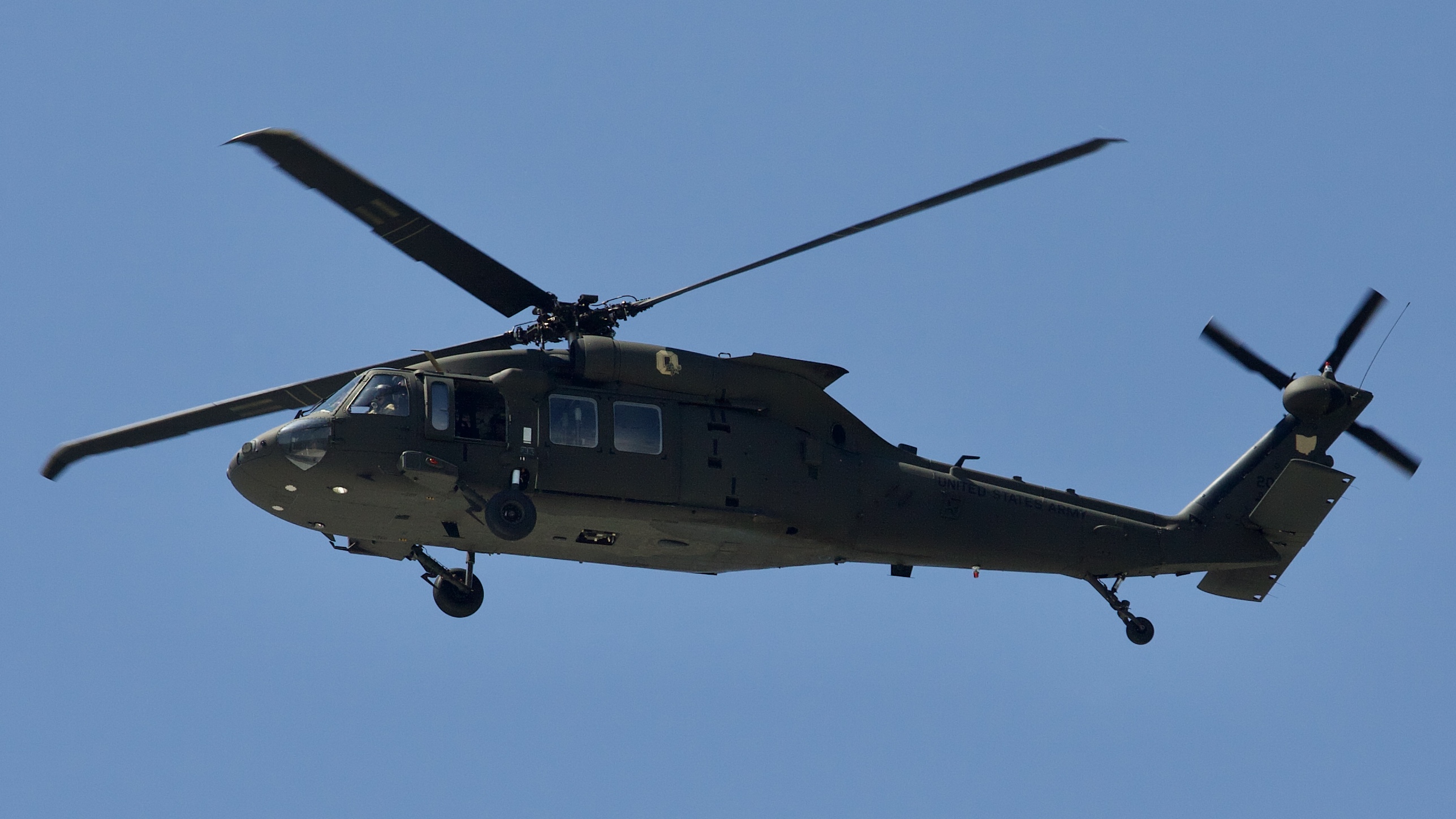 Full size: United States Army Sikorsky UH-60M Blackhawk 13-20619 at Rickenbacker International Airport