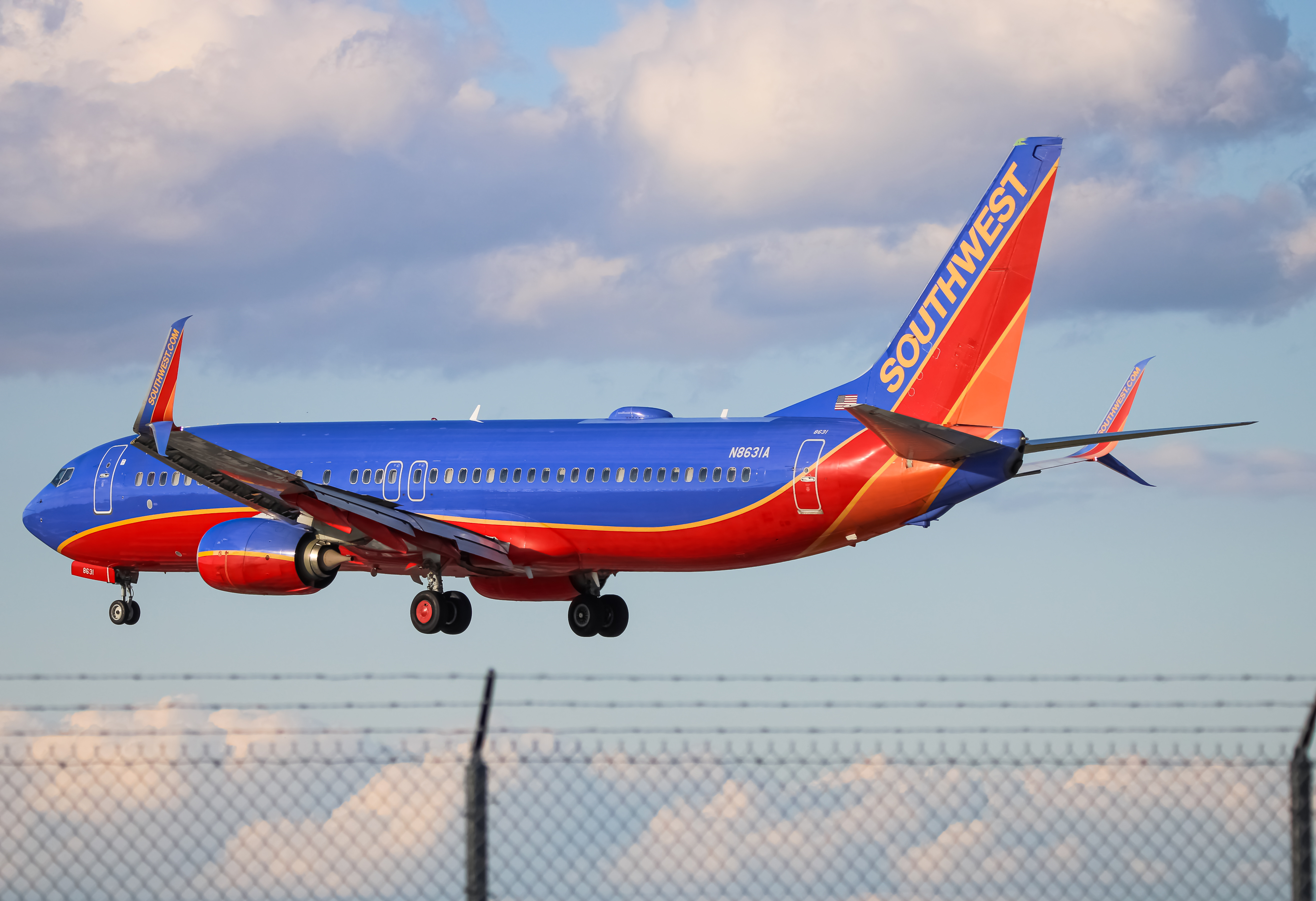 Full size: Southwest Airlines Boeing 737-800 N8631A at Baltimore/Washington International Thurgood Marshall Airport
