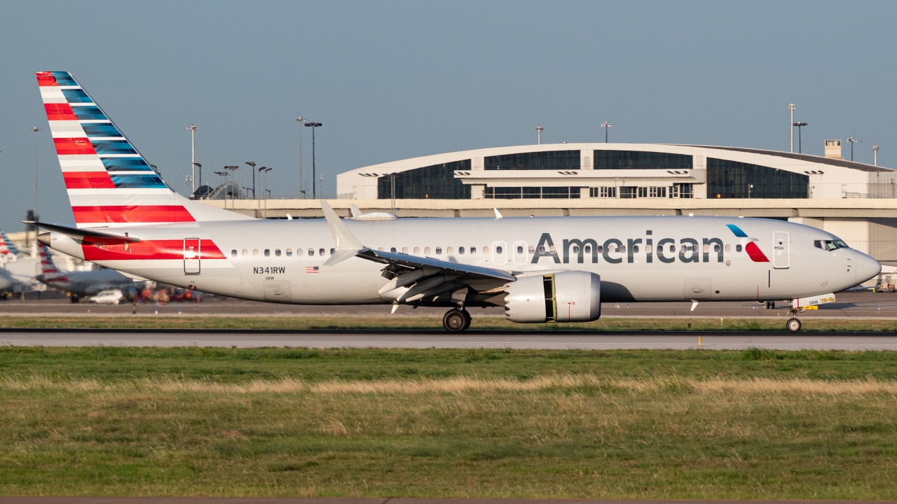Full size: American Airlines Boeing 737 MAX 8 N341RW at Dallas-Fort Worth International Airport