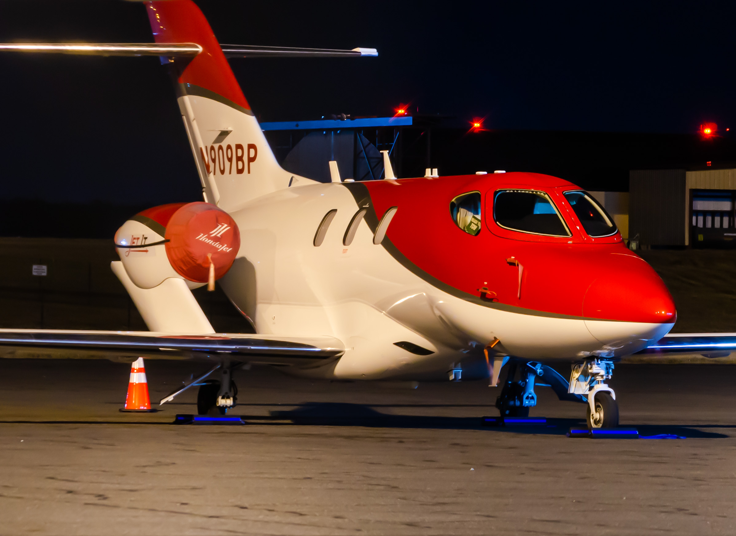 Full size: JetIt Honda Jet N909BP  at Atlantic City International Airport