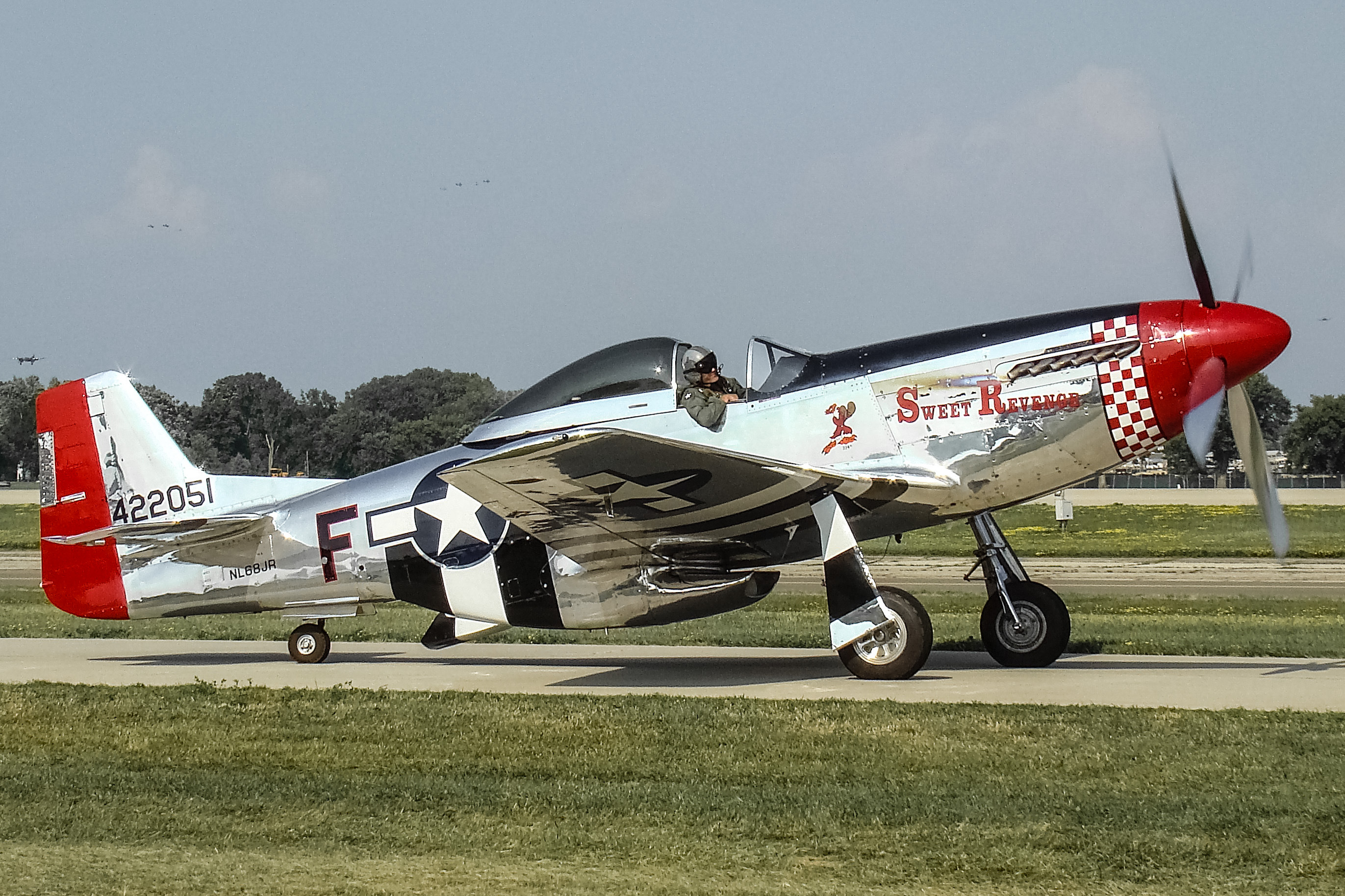 Full size: PRIVATE North American P-51 Mustang NL68JR at Wittman Regional Airport