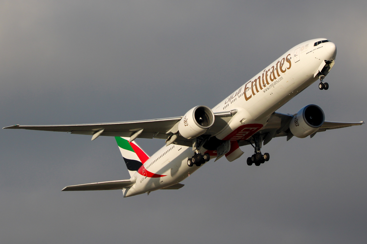 Full size: Emirates Boeing 777-300ER A6-ECA at Newark Liberty International Airport