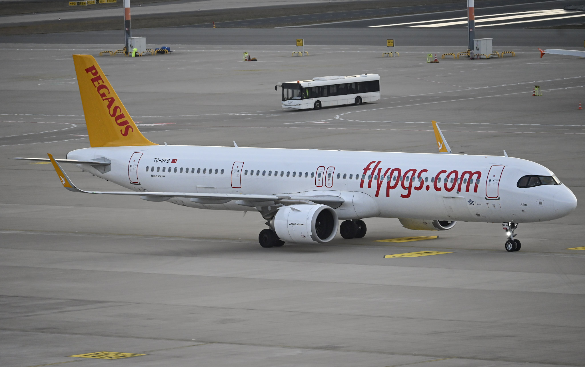 Full size: Pegasus Air Airbus A321NEO TC-RFB at Berlin Brandenburg Airport