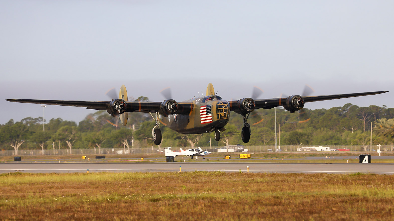 Full size: PRIVATE Consolidated B-24 Liberator N24927 at Daytona Beach International Airport