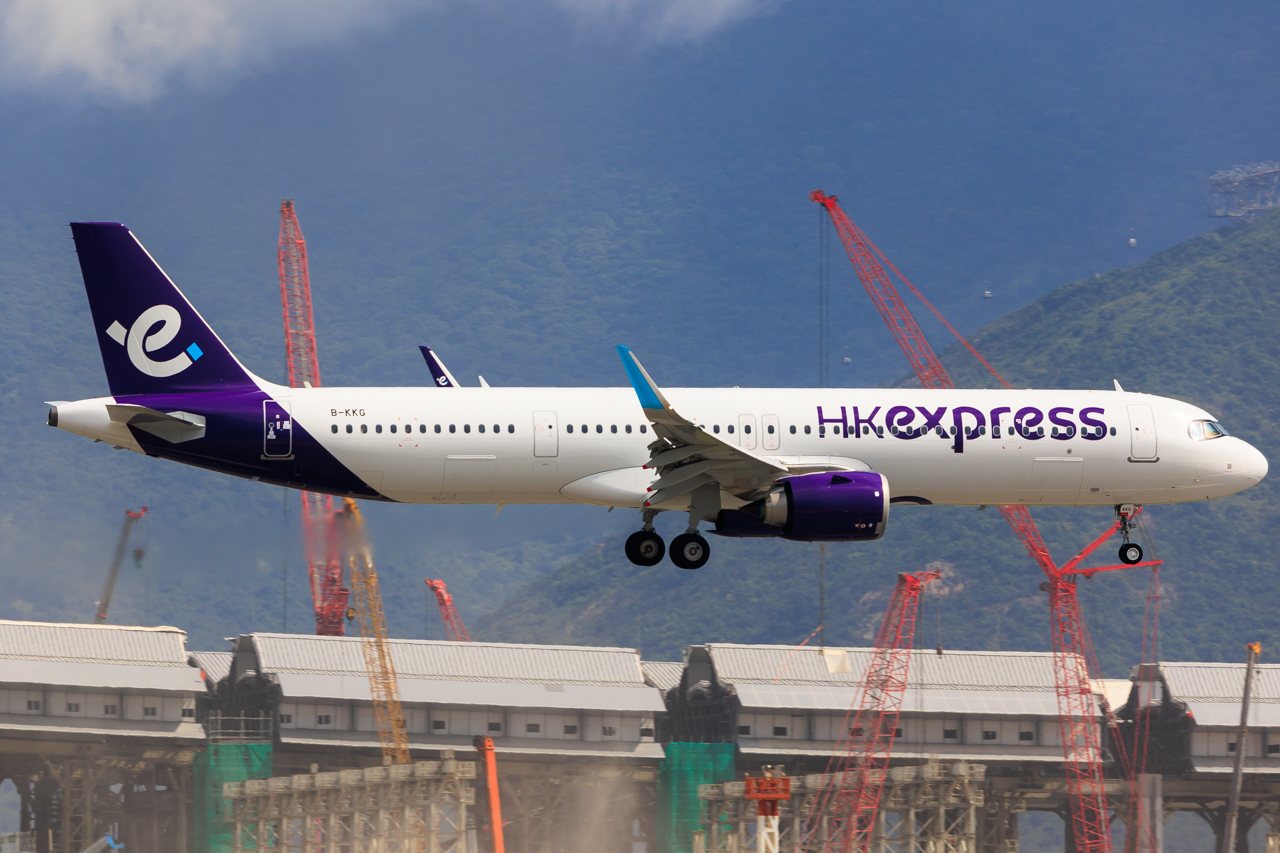 Full size: Hong Kong Express Airbus A321NEO B-HHG at Hong Kong International Airport