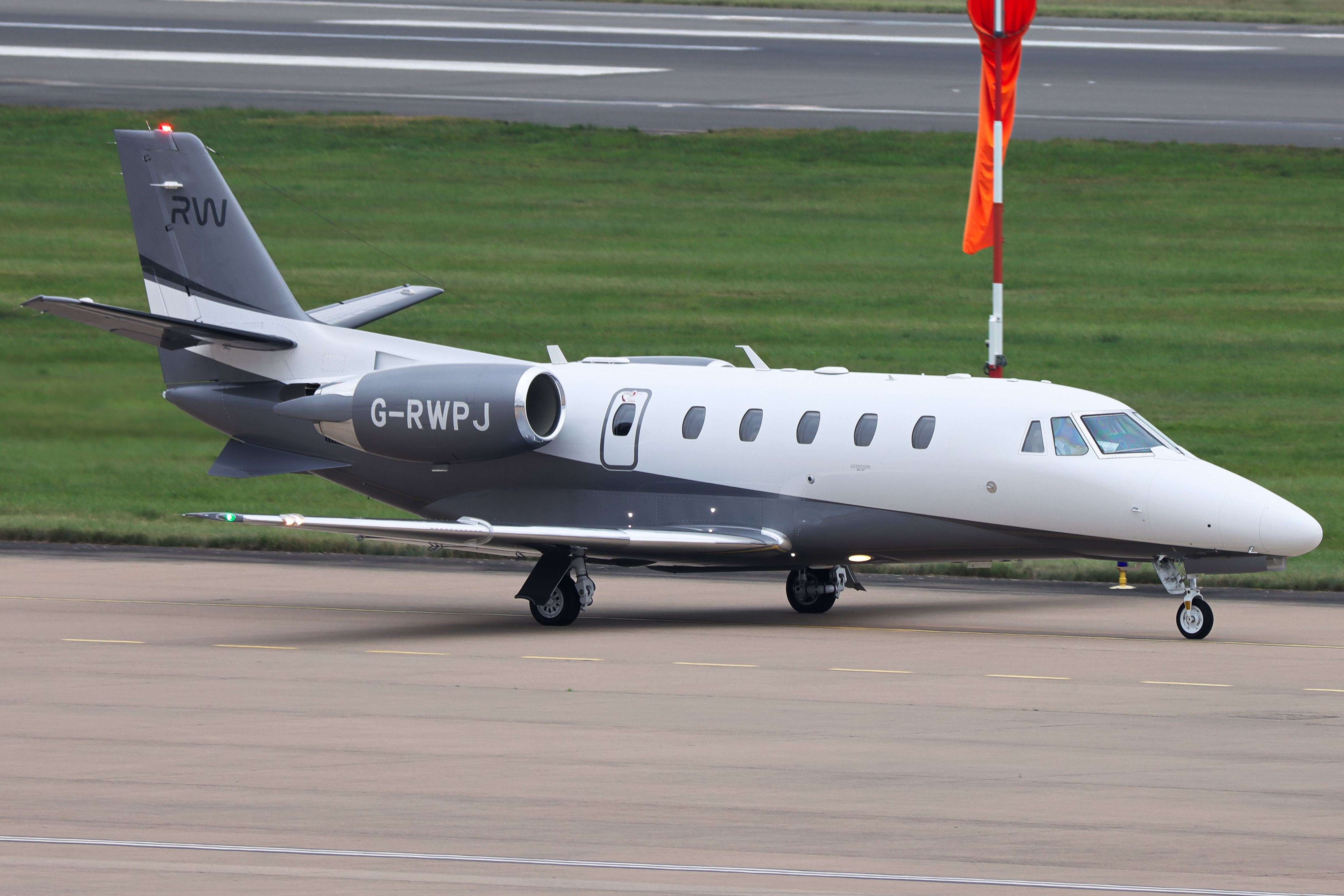 Full size: PRIVATE Cessna 560XLS Citation Excel G-RWPJ at Birmingham Airport