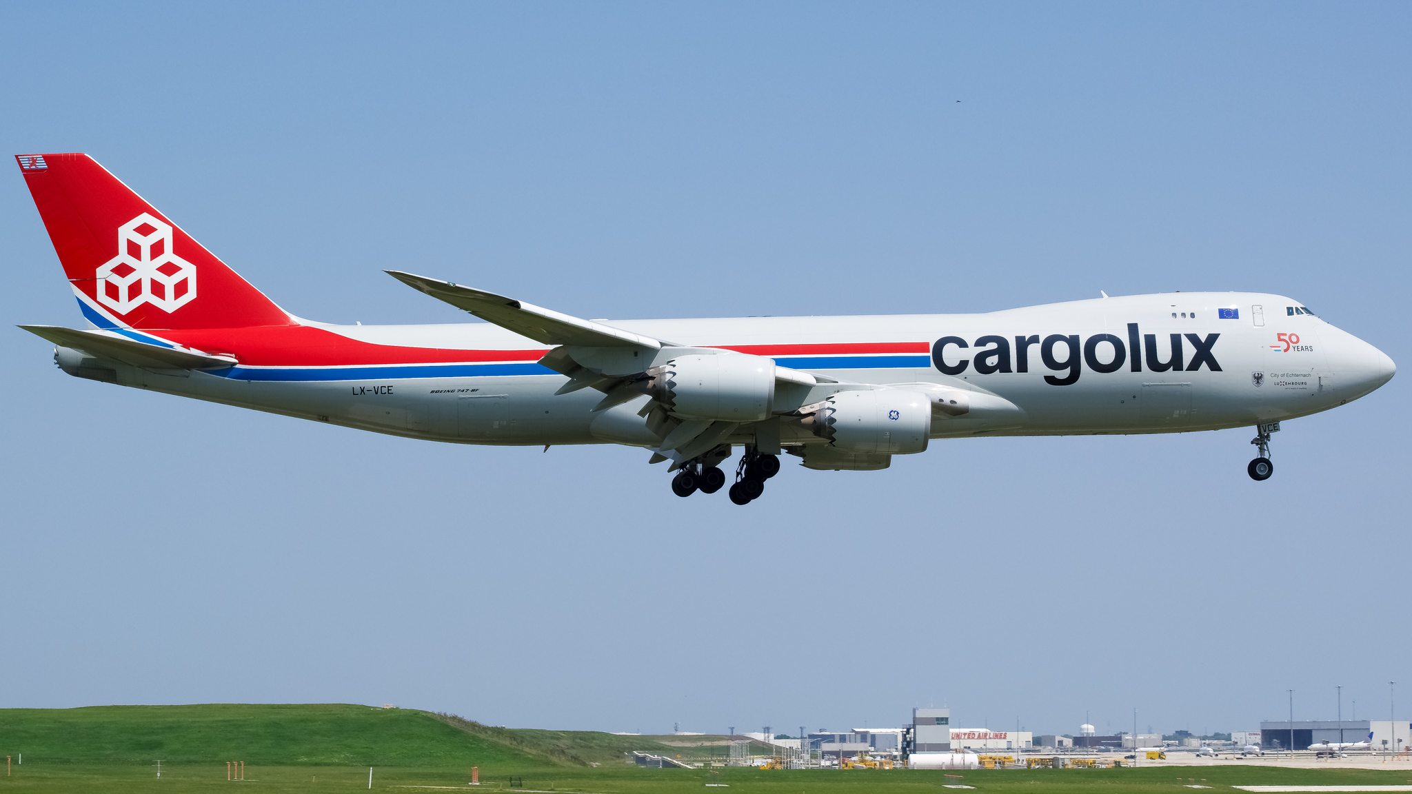 Full size: CargoLux Boeing 747-8F LX-VCE at Chicago O'Hare International Airport