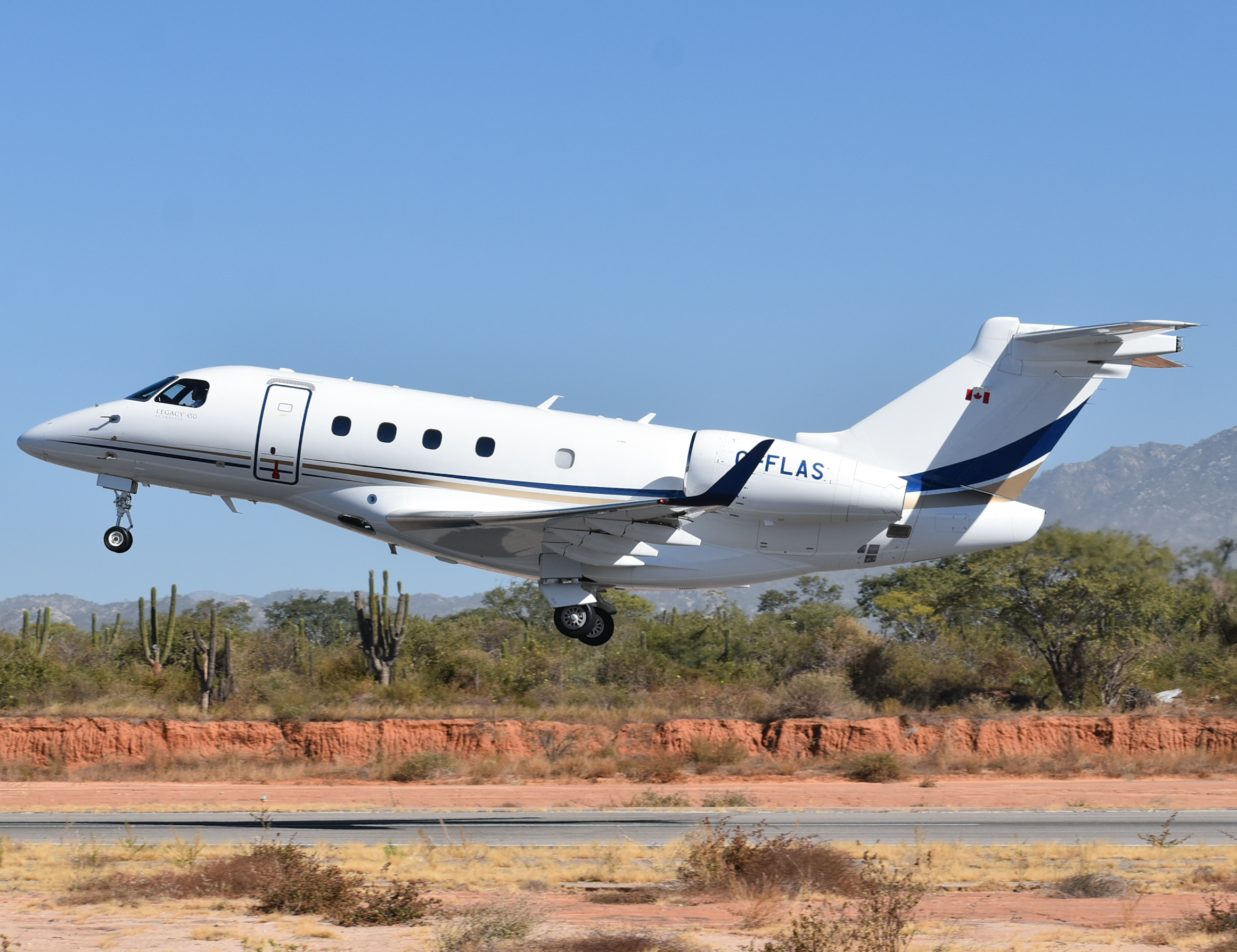 Full size: PRIVATE Embraer Legacy 454 C-FLAS at Aeropuerto de Cabo San Lucas Internacional