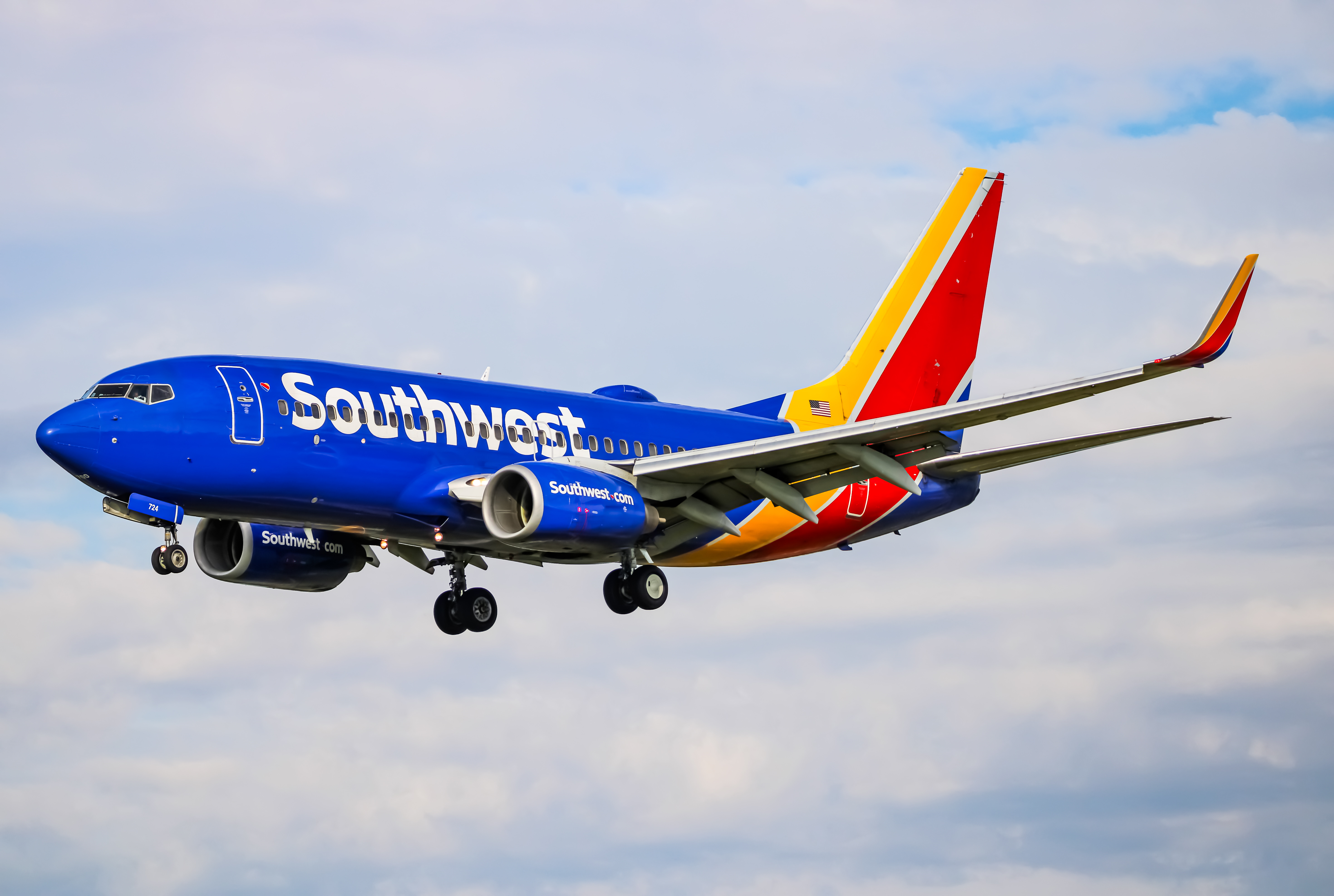 Full size: Southwest Airlines Boeing 737-700 N724SW at Baltimore/Washington International Thurgood Marshall Airport