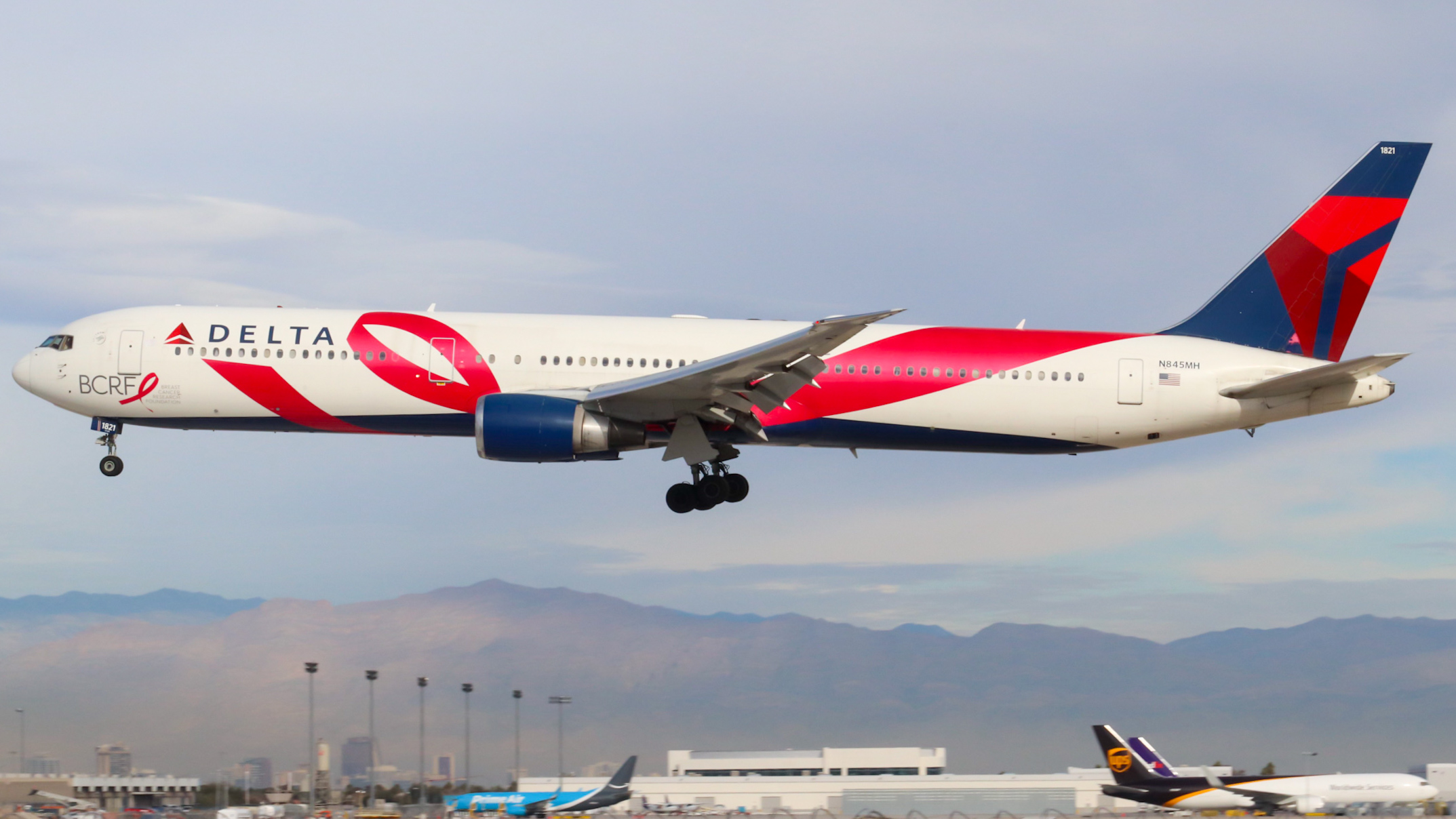 Full size: Delta Airlines Boeing 767-400ER N845MH at Harry Reid International Airport