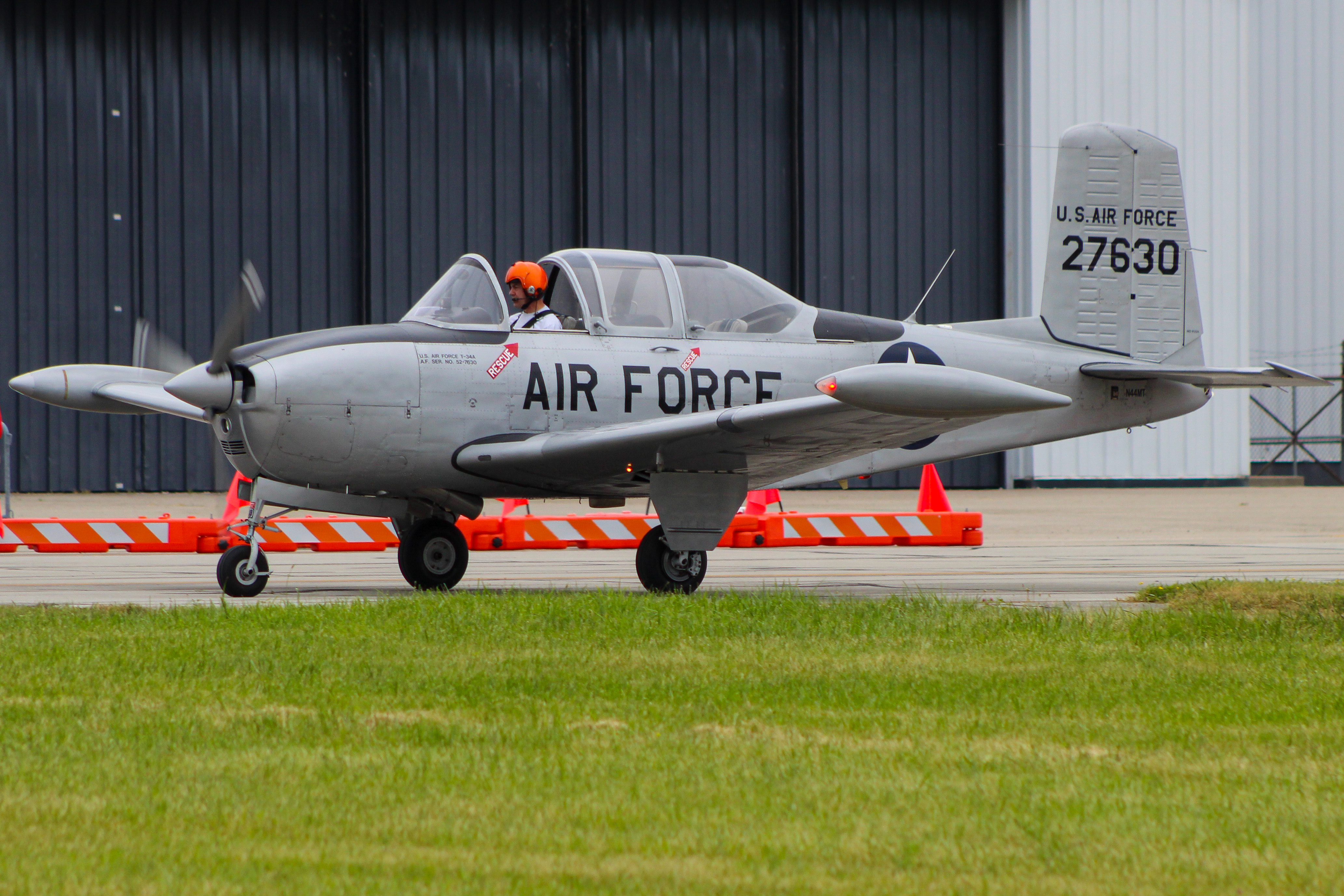 Full size: PRIVATE Beechcraft T-34 Mentor  N44MT at James M Cox Dayton International Airport