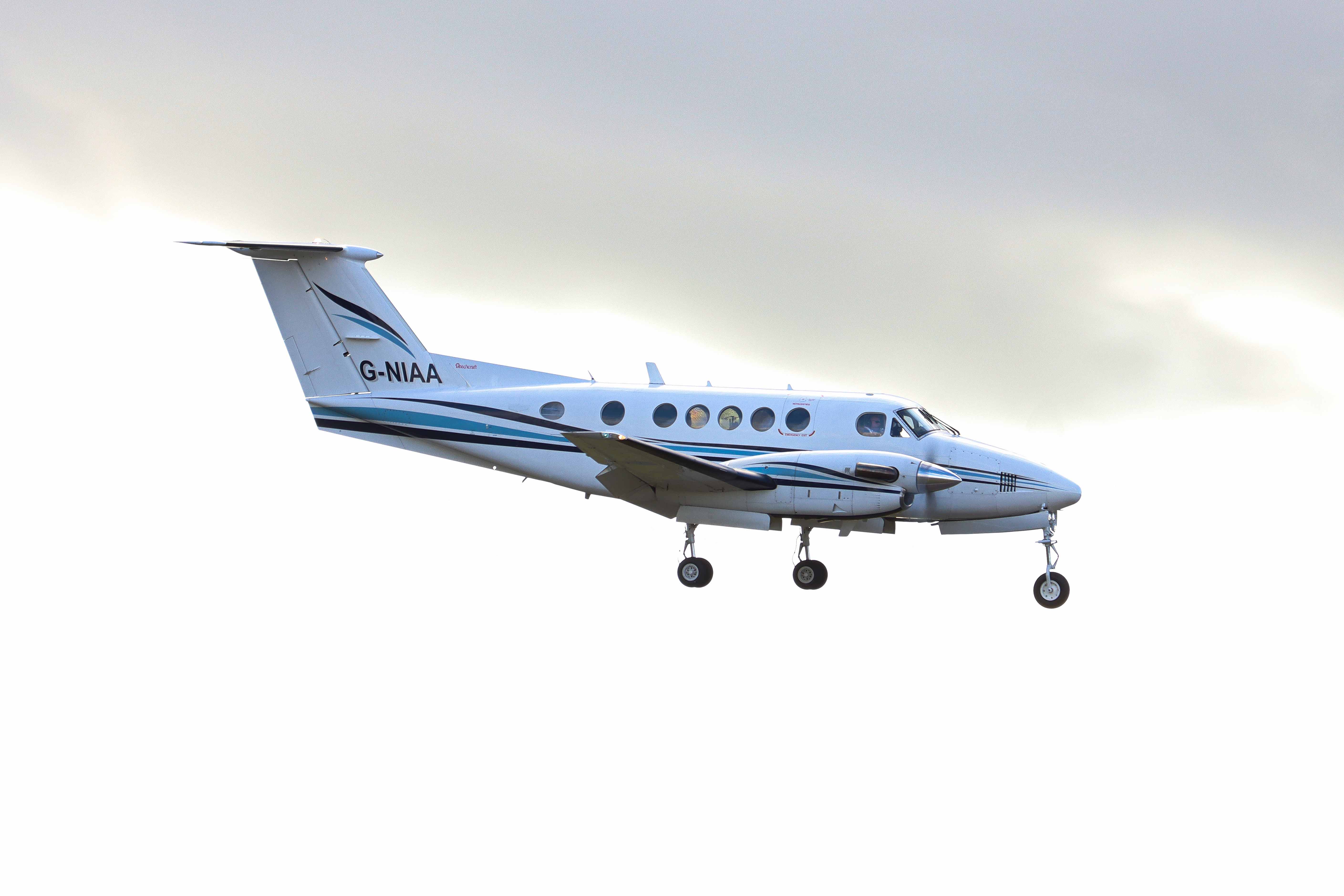 Full size: PRIVATE BEECH B200 G-NIAA at Hong Kong International Airport