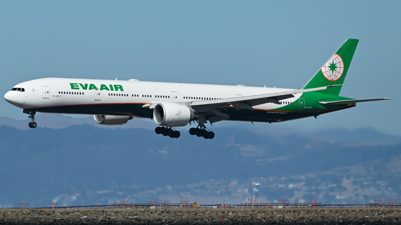 Full size: EVA Air Boeing 777-300ER B-16717 at San Francisco International Airport