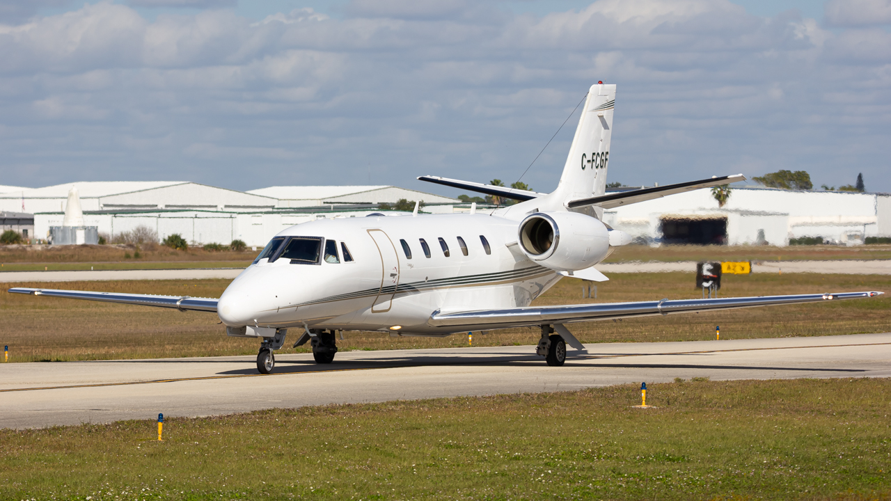 Full size: PRIVATE Cessna 560XL Citation Excel C-FCGF at Naples Municipal Airport