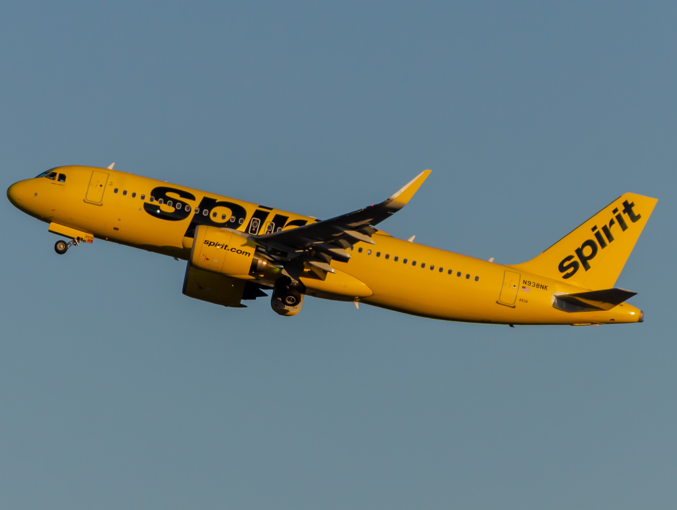 Full size: Spirit Airlines Airbus A320 N938NK at Newark Liberty International Airport