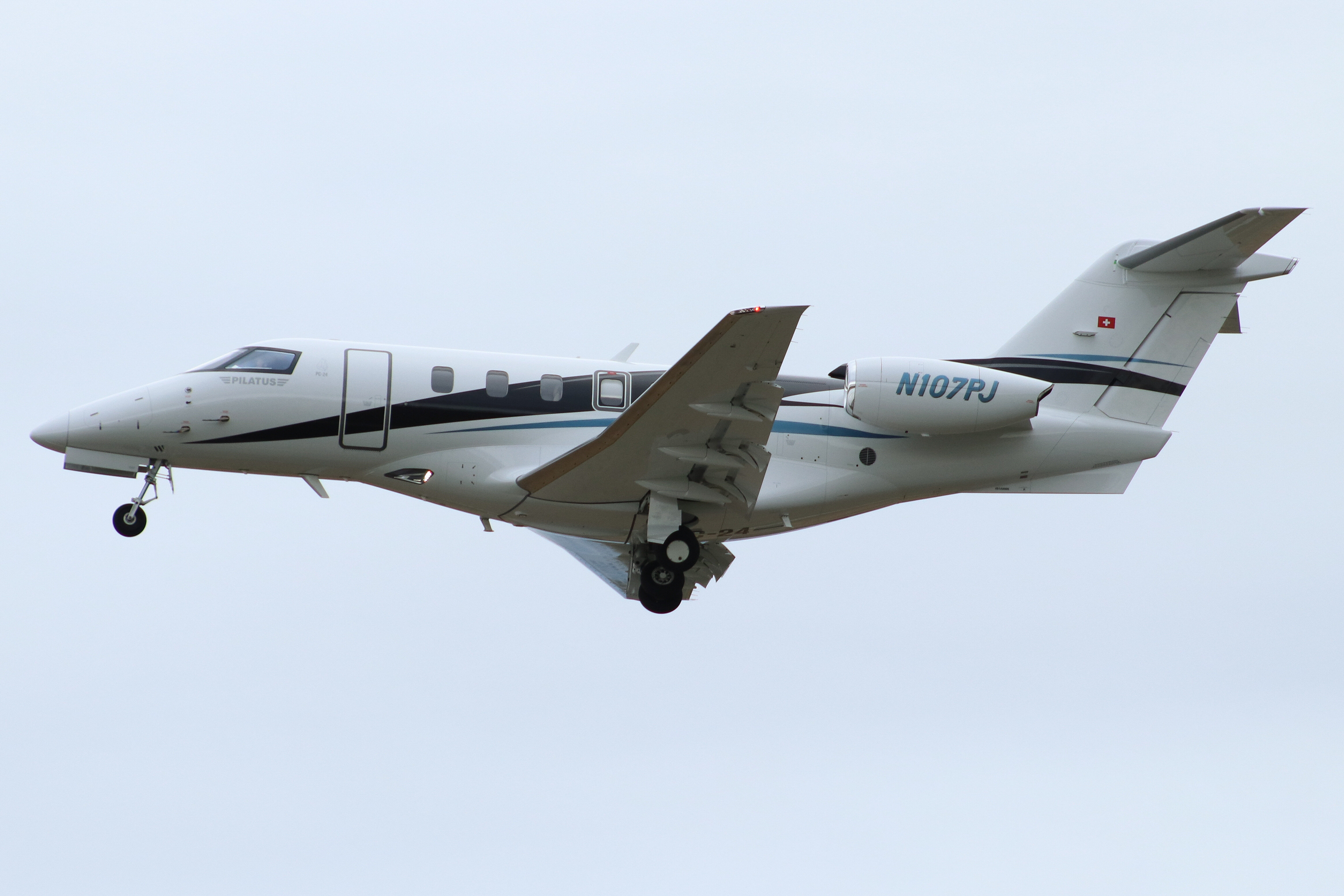 Full size: PRIVATE Pilatus PC24 N107PJ at York Airport