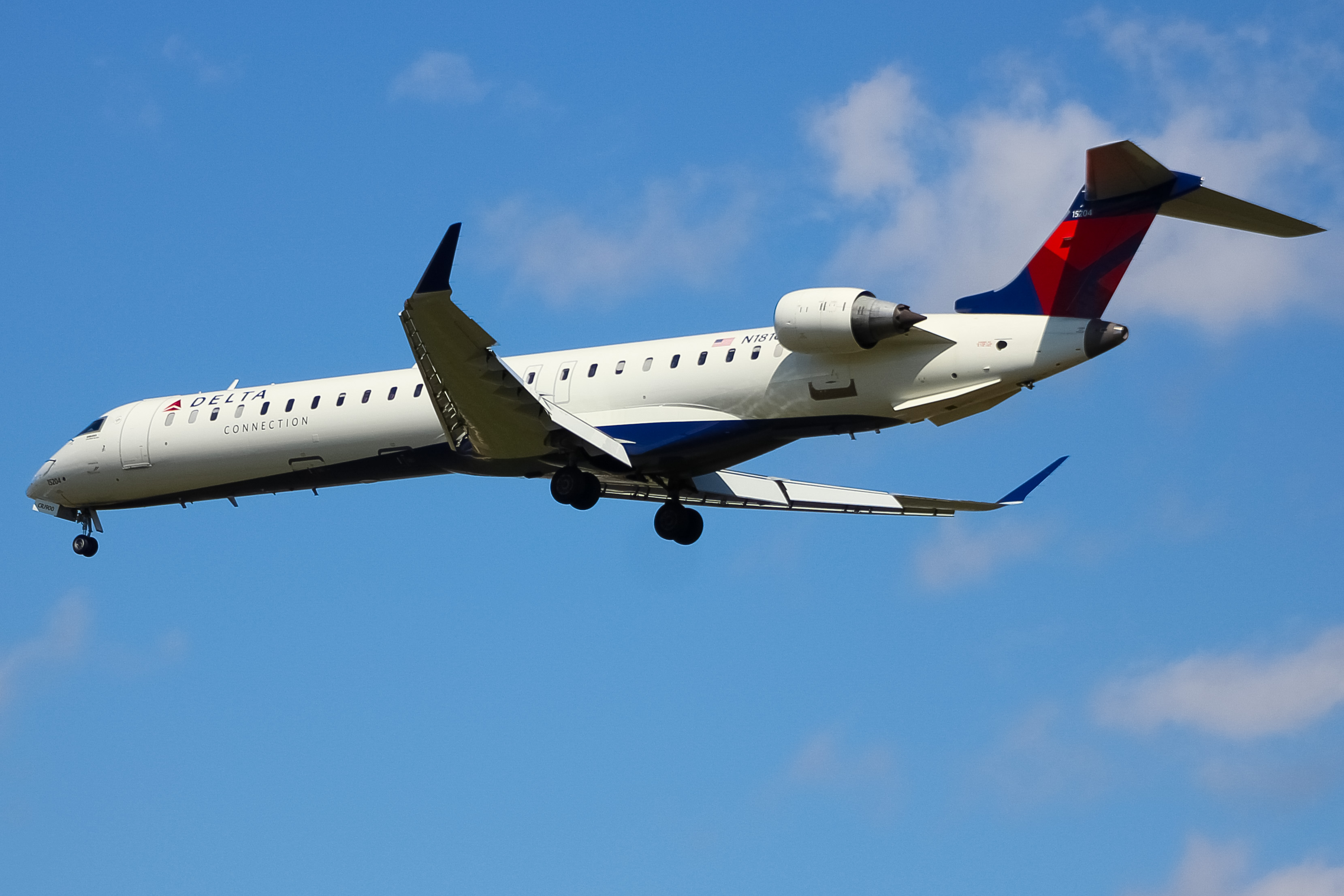 Full size: Delta Connection Mitsubishi CRJ-900 N181GJ at Cincinnati/Northern Kentucky International Airport